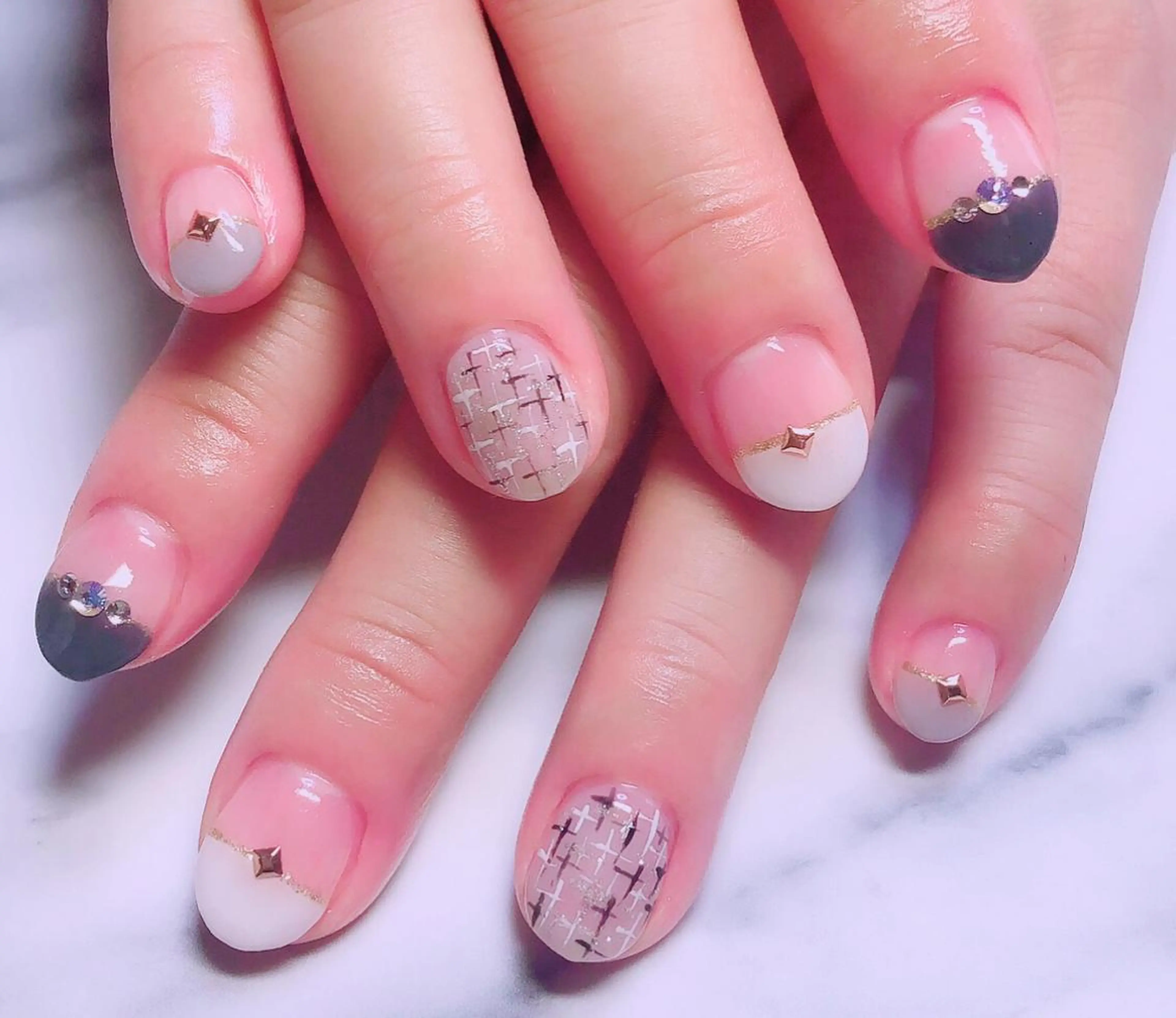 ネイル ハンドネイル ネイルサロンエクラ 🫧Shizukaのネイルデザイン