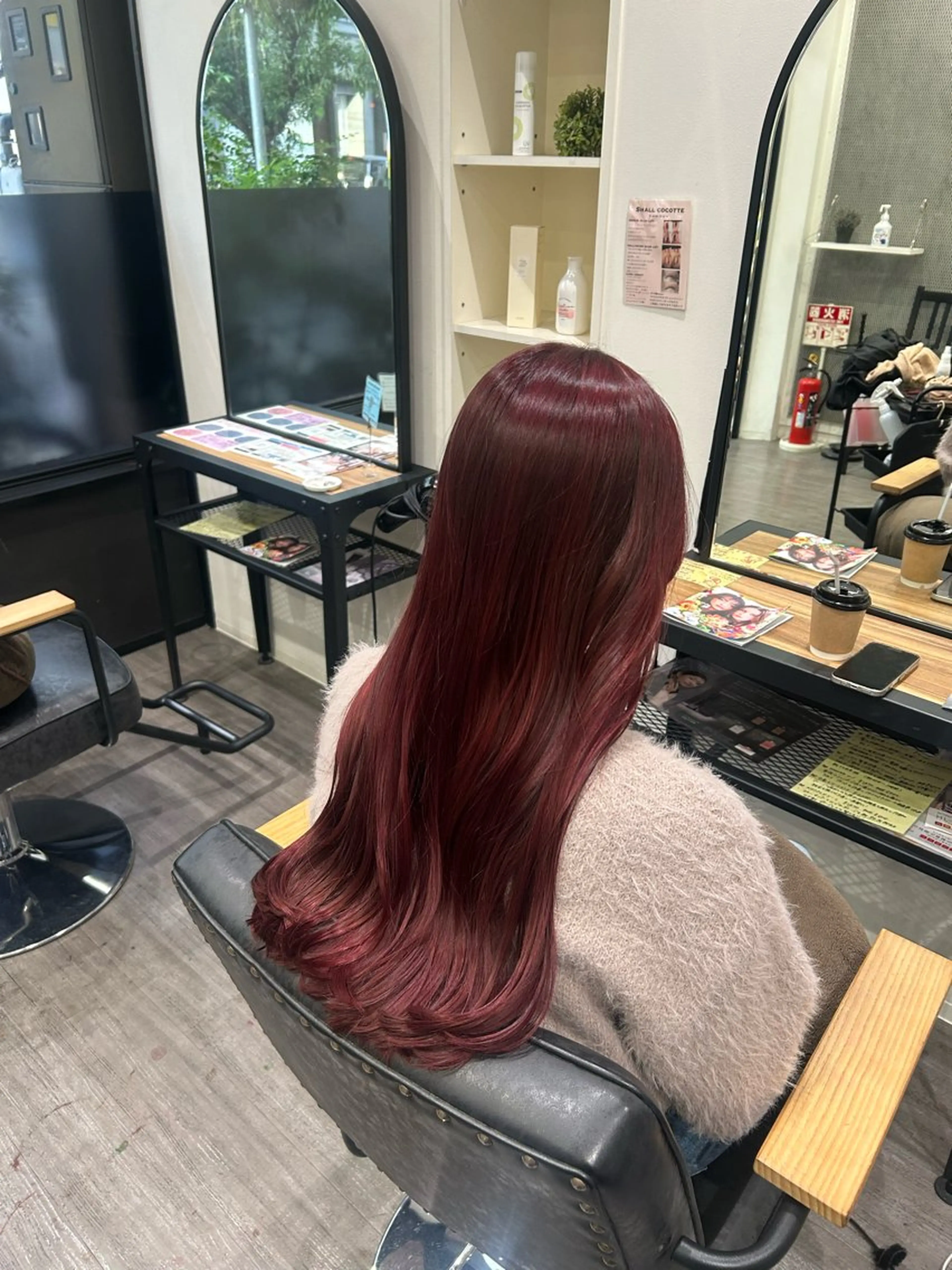 ロング カラー ヘアアレンジ ピンクカラー レッドカラー カット ヘアカラー トリートメント ヘッドスパ cocotte 💟草間紫音💟のヘアスタイル