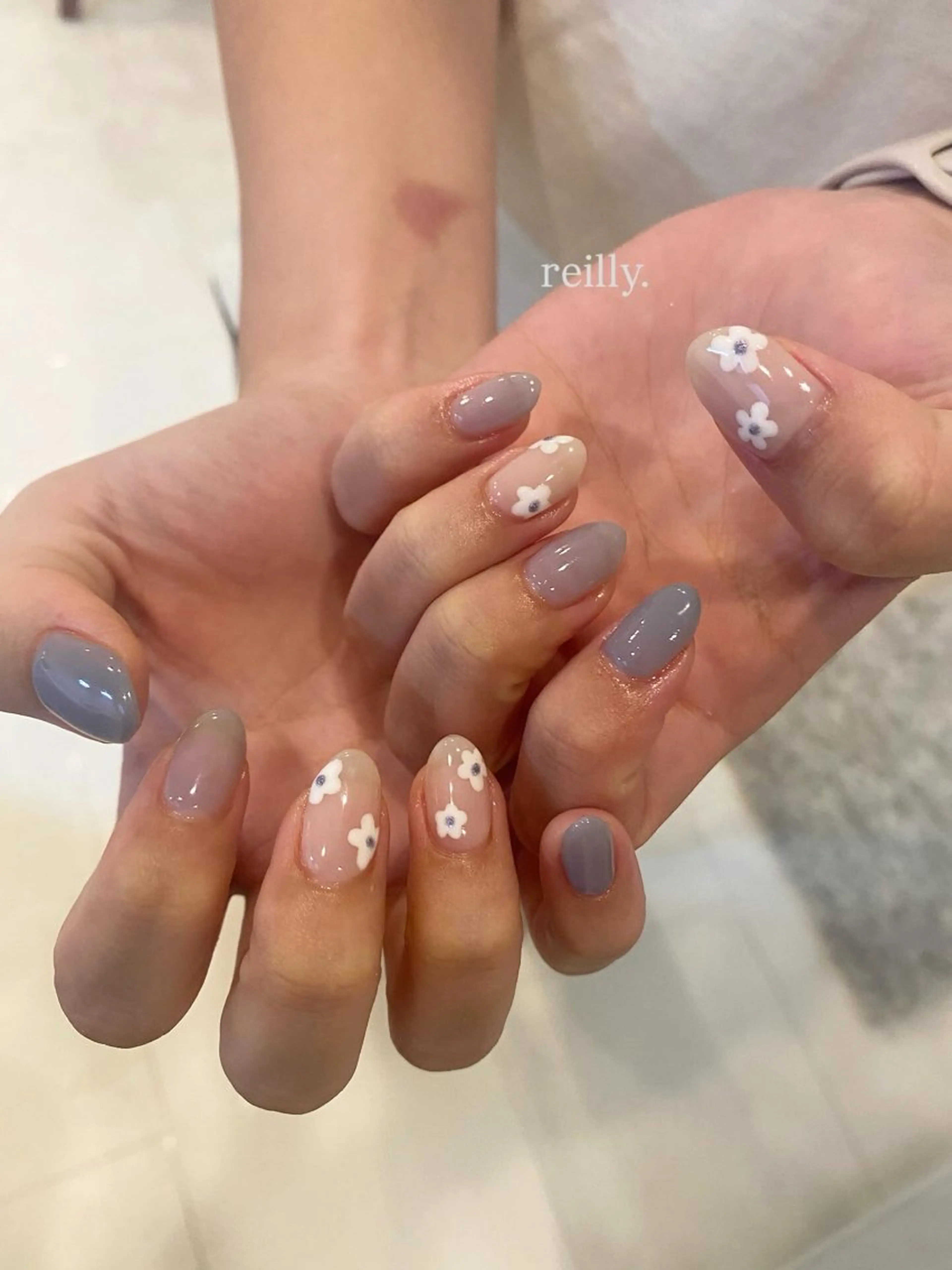 ネイル フラッシュネイル フレンチネイル ジェルネイル グラデーション ラメ(グリッター) ハンドネイル ハンドケア REILLY.　private nail salon所属・Marina 《REILLY.》のネイルデザイン