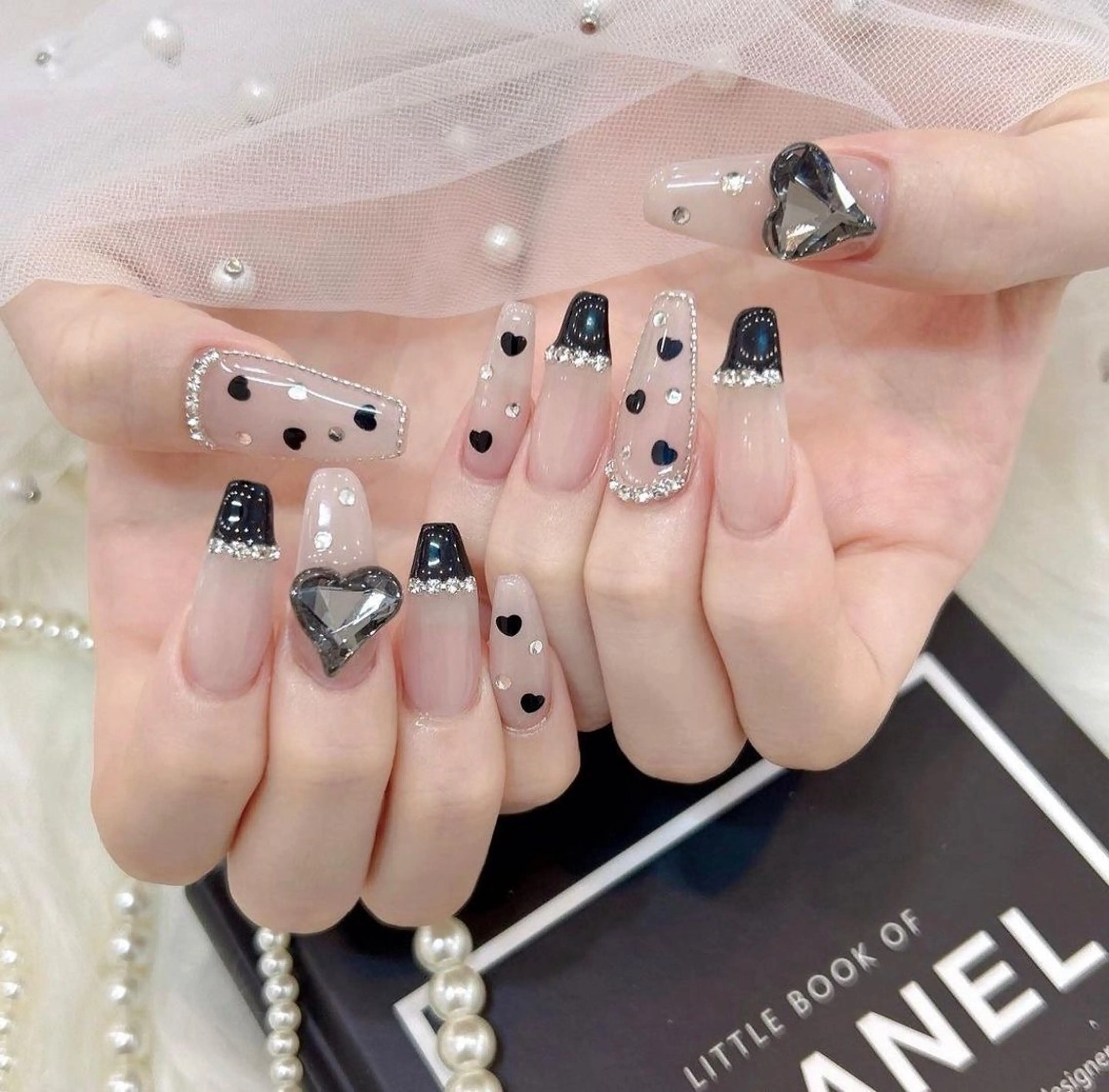 ネイル マグネットネイル ピンク ネイルチップ 冬ネイル Lee Nailsのネイルデザイン