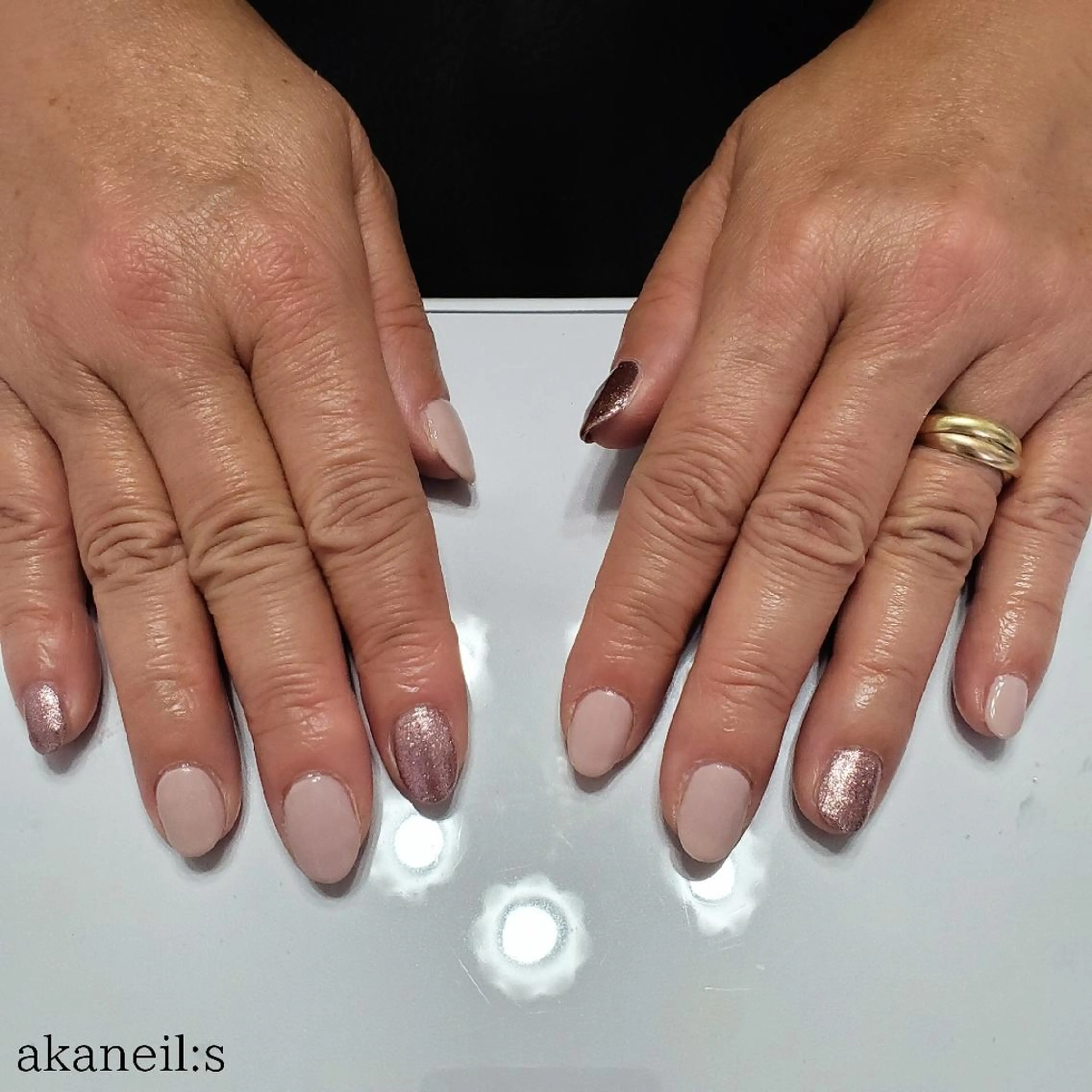 ネイル ラメ(グリッター) ピンク ピンクベージュ 【akaneils】 アカネのネイルデザイン