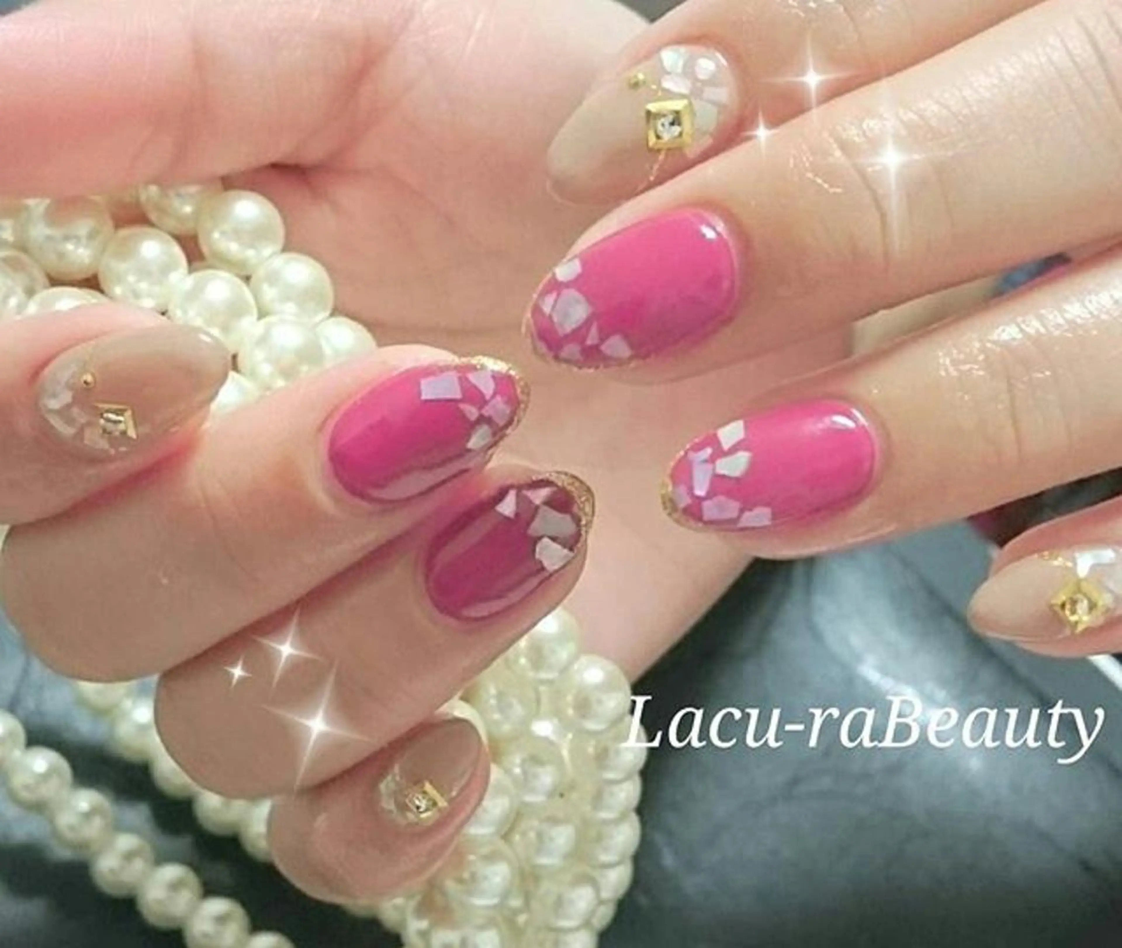 ネイル 小顔と腸の専門店 ラクーラビューティのエステ・リラクイメージ