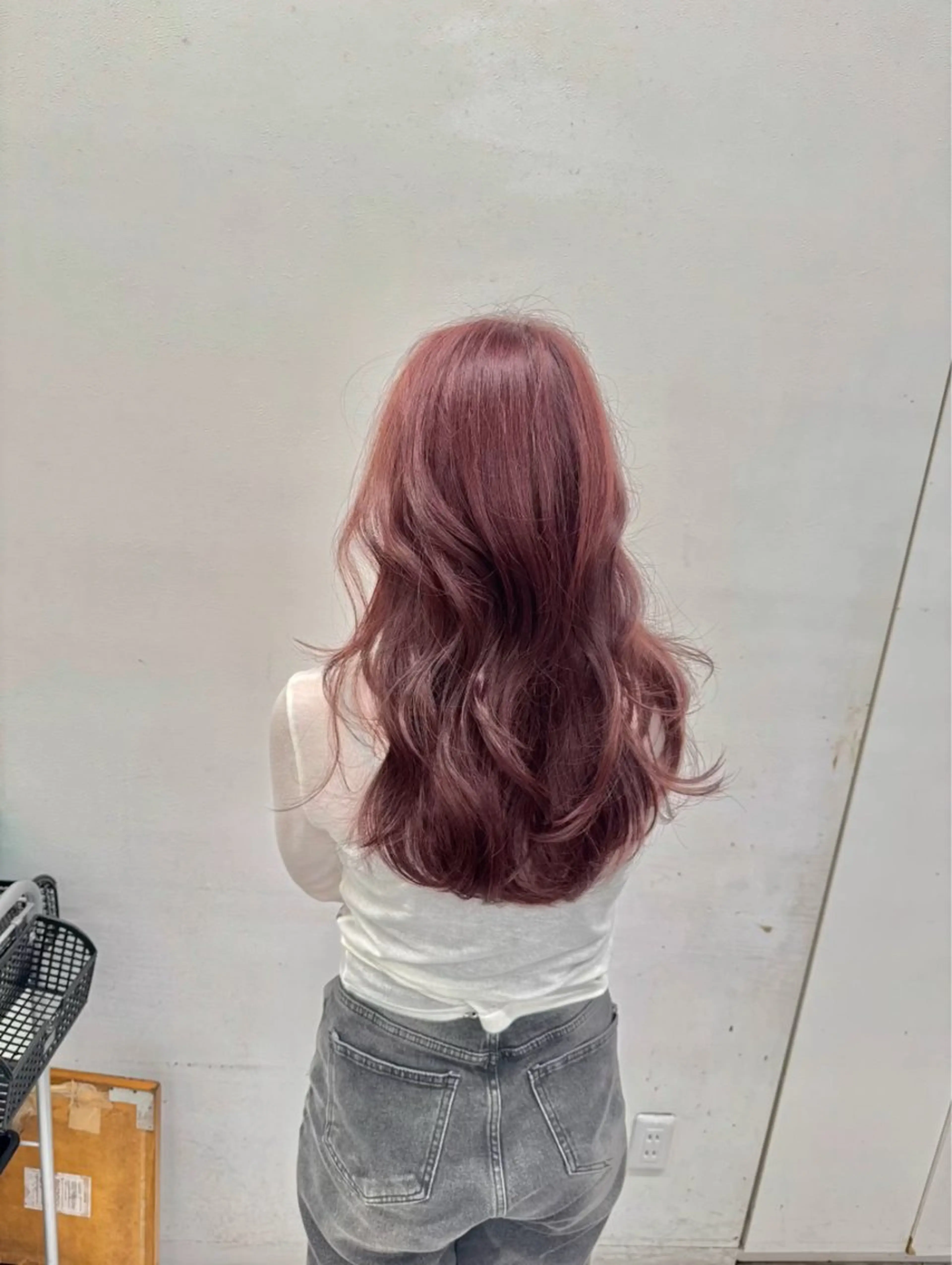 セミロング カラー ヘアアレンジ ベージュカラー 黒髪 ブリーチ ブルーカラー ブルーブラック ヘアカラー パーマ トリートメント ヘッドスパ ヘアセット 艶カラー の達人のヘアスタイル