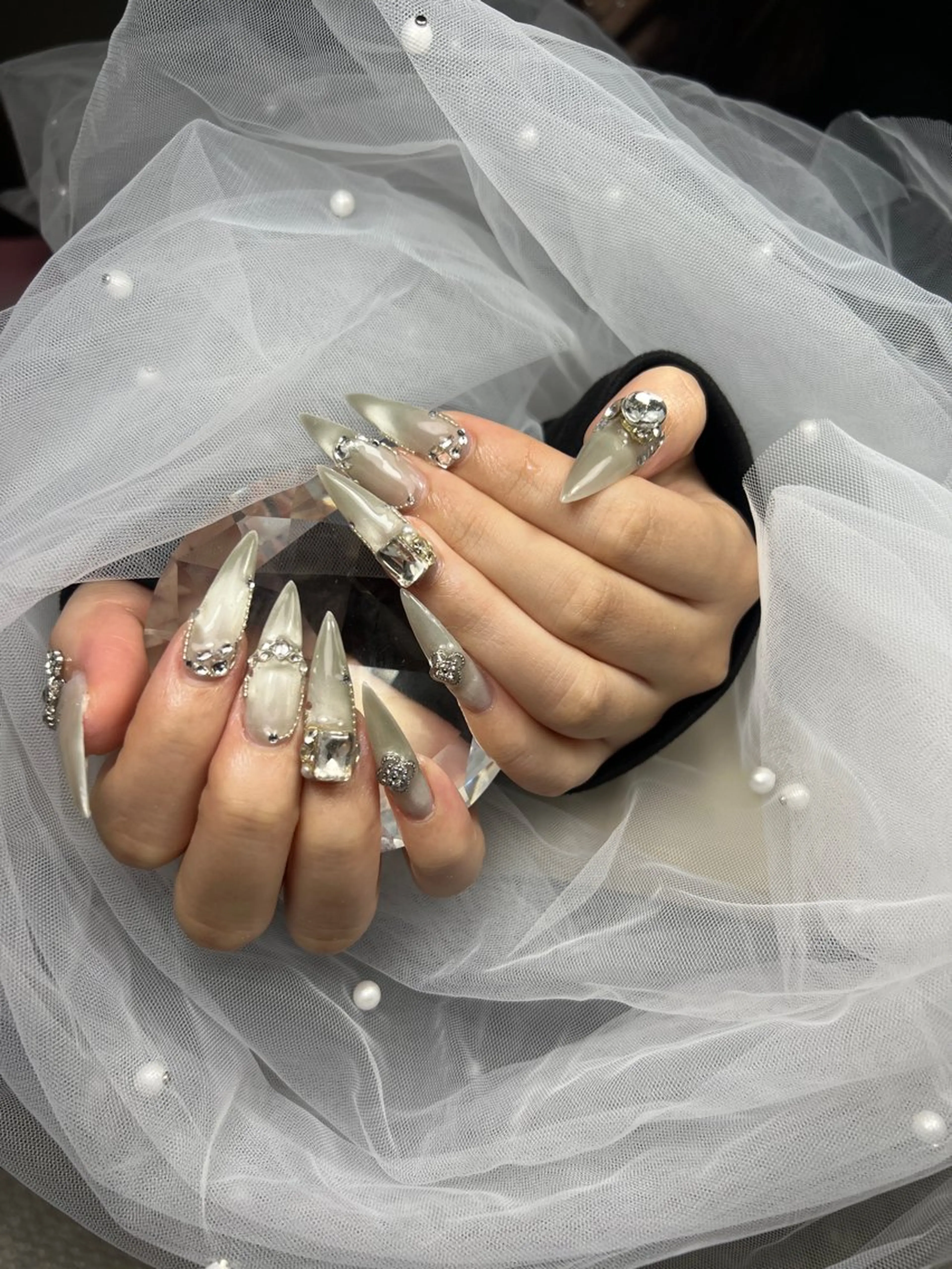 ネイル アートネイル オーロラネイル チークネイル 長さ出し フットネイル HaNa_ Noiranailのネイルデザイン