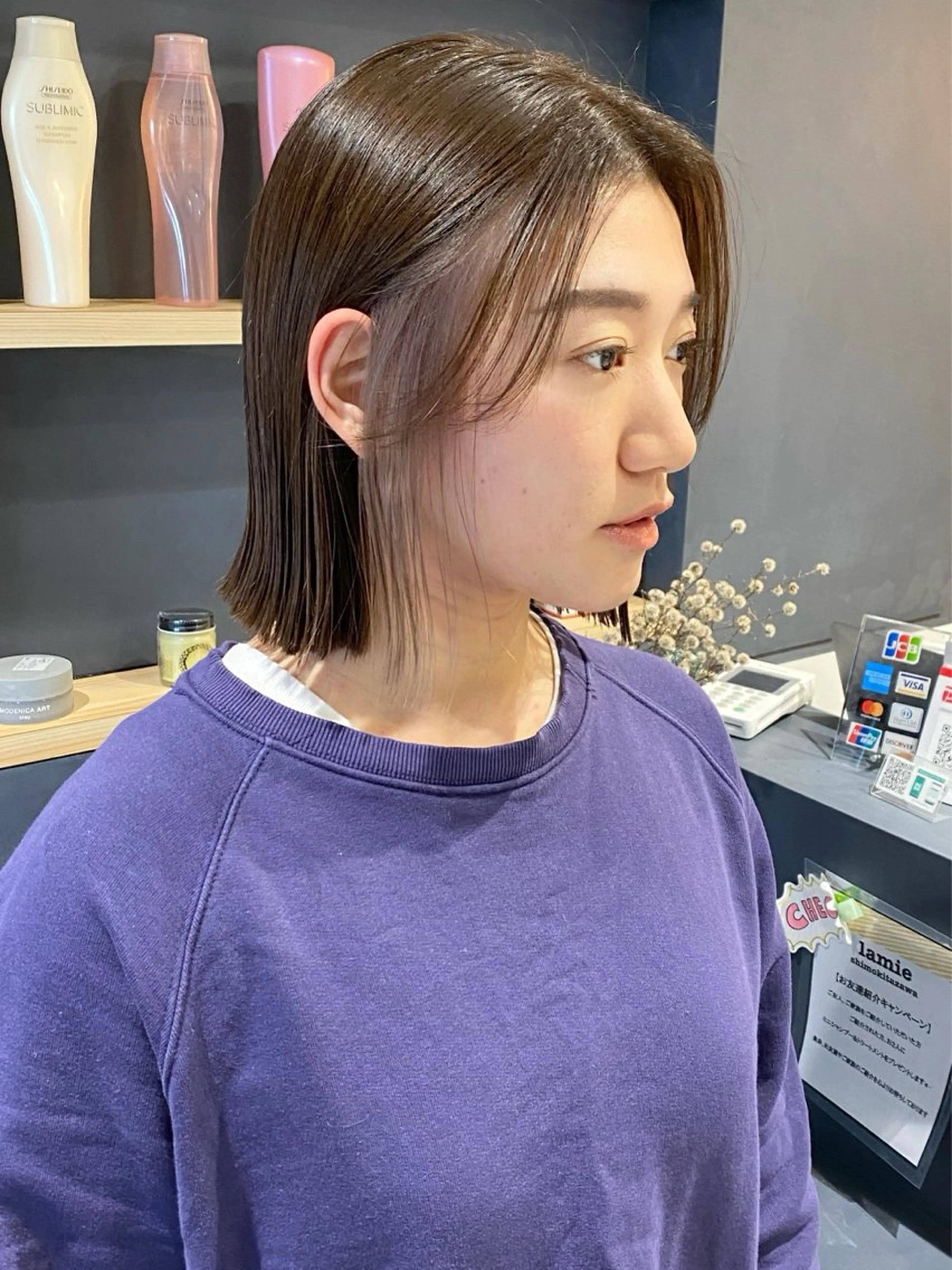 ミディアム カラー 切りっぱなしボブ ベージュカラー イヤリングカラー インナーカラー ボブ カット ヘアカラー トリートメント saki🌼ボブ× 透明感カラー🌼のヘアスタイル