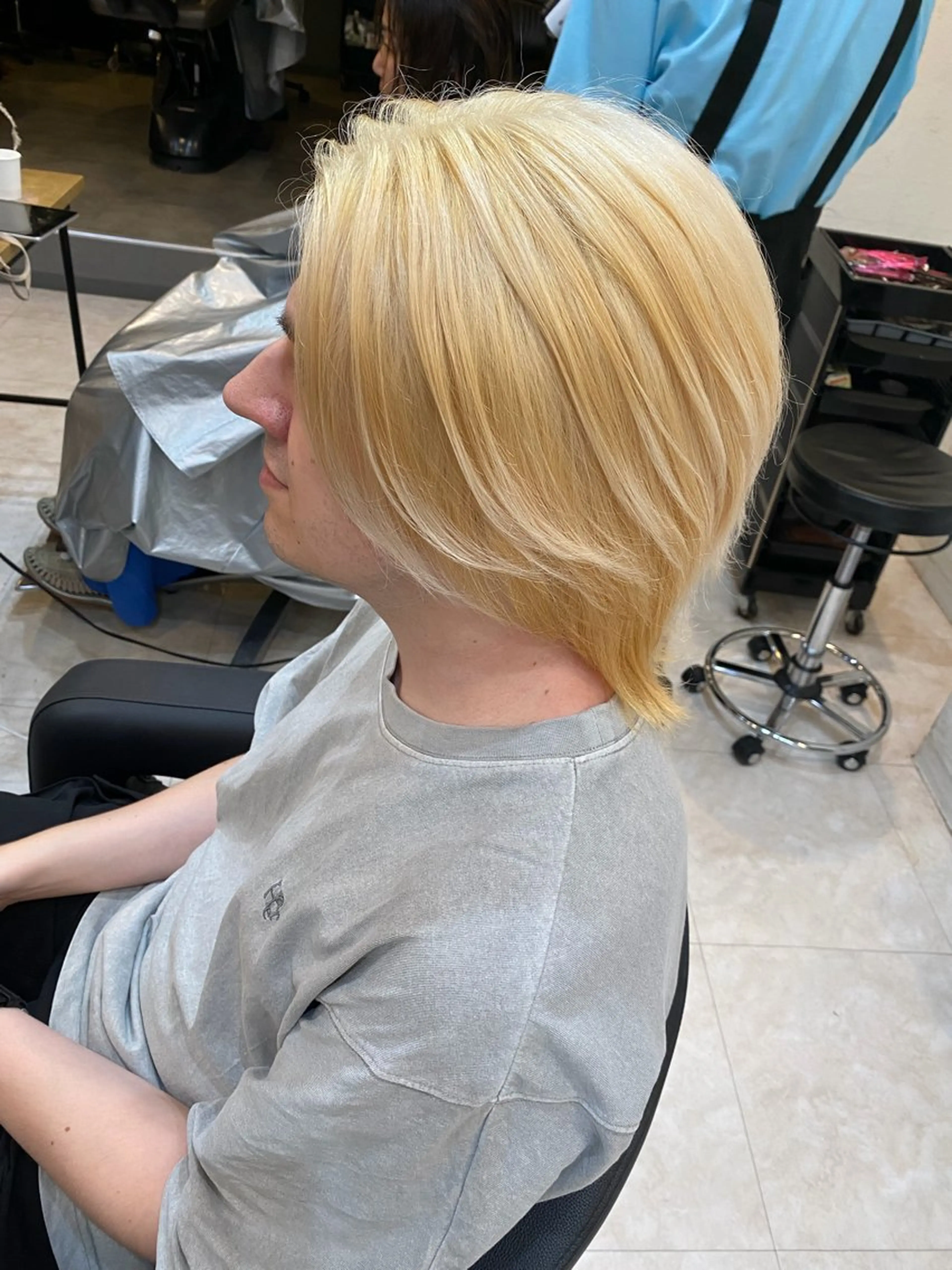 ミディアム カラー ヘアアレンジ 抜きっぱなしブロンド ブロンド ブリーチ/髪質改善/ メンズ/ KOKIのヘアスタイル