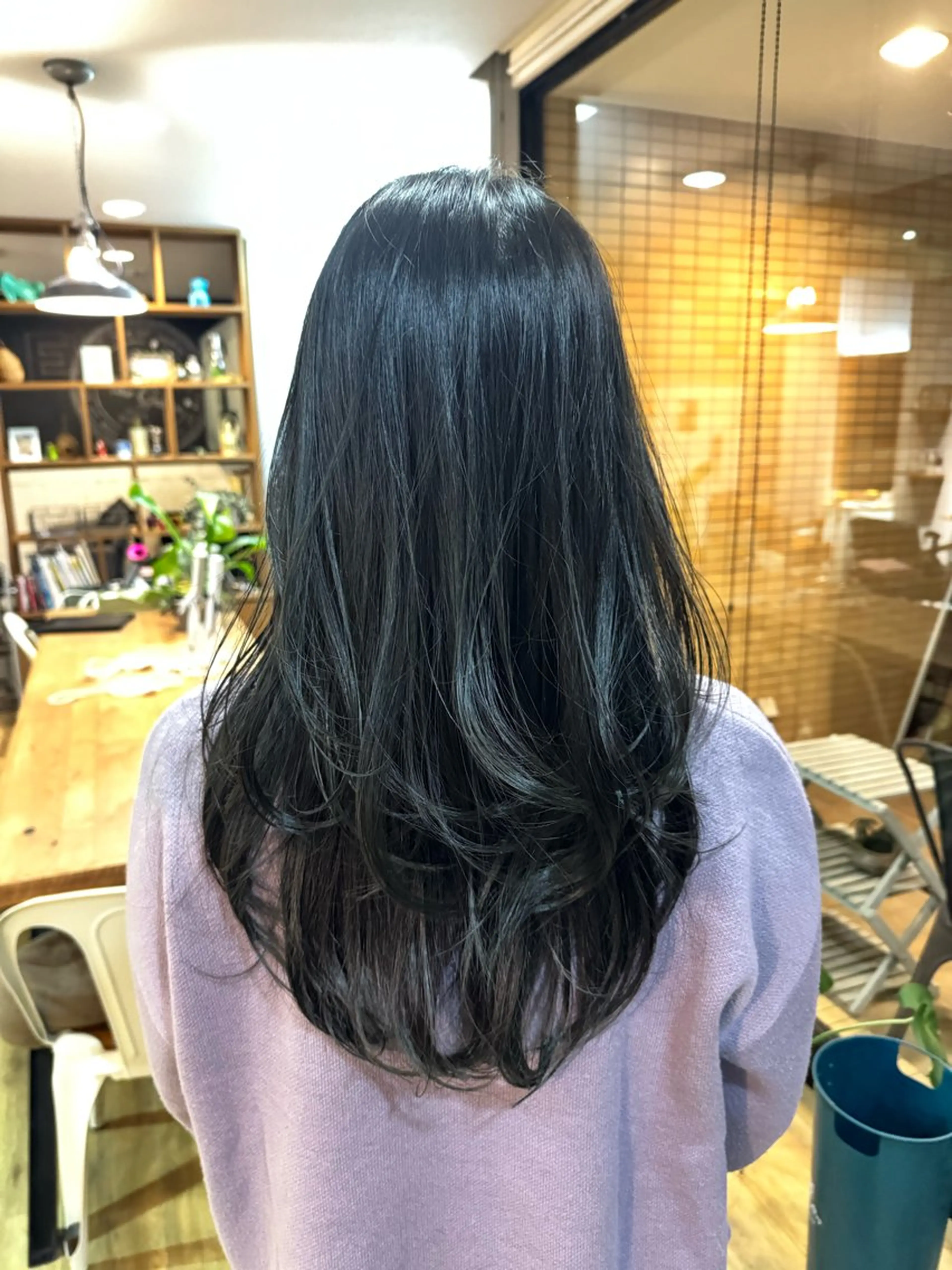 ロング カラー グレージュ オリーブグレージュ オリーブグレー ヘアカラー トリートメント ツキダテ ユイのヘアスタイル