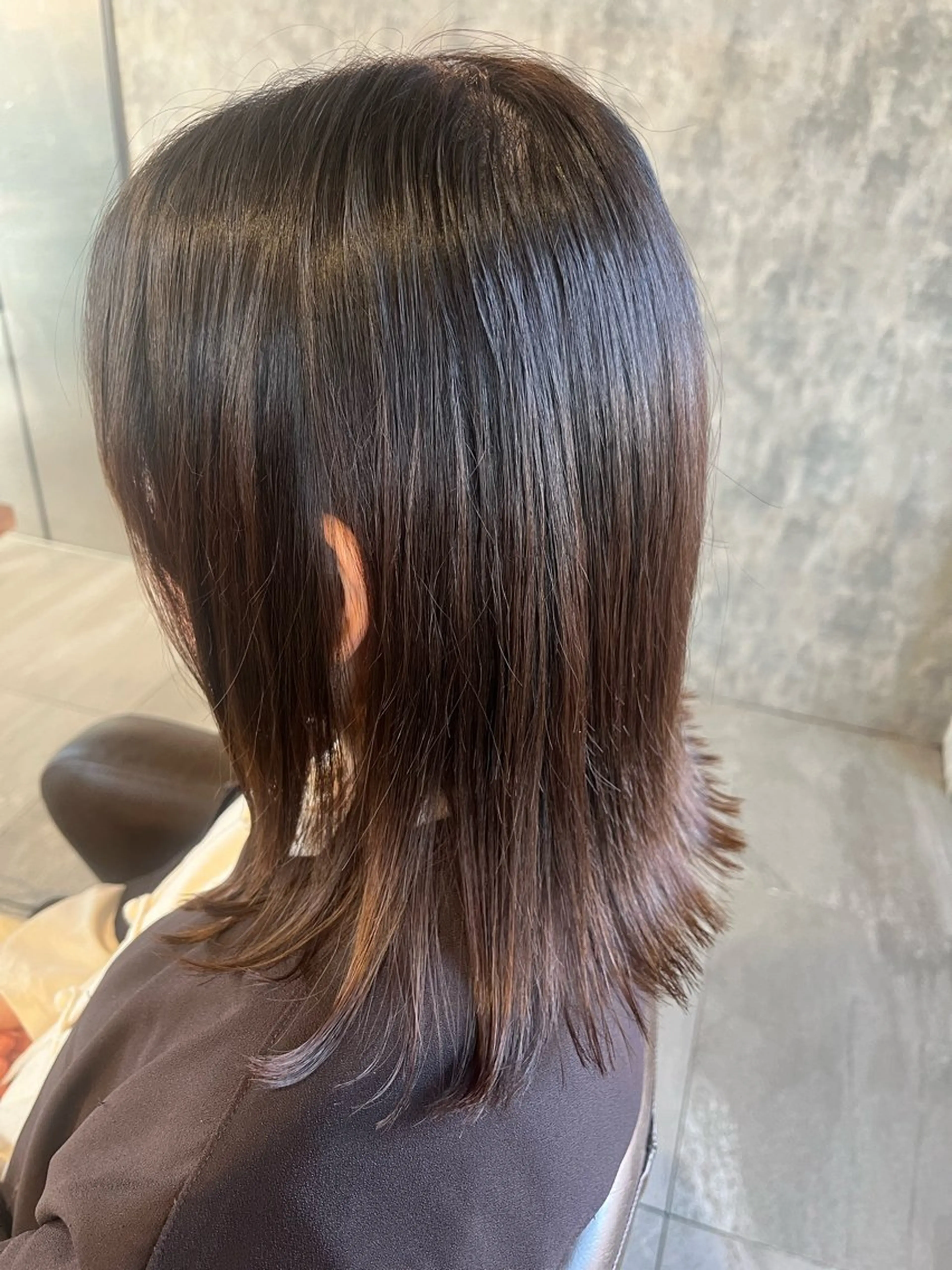 ミディアム シャドールーツ earth　深川愛実のヘアスタイル