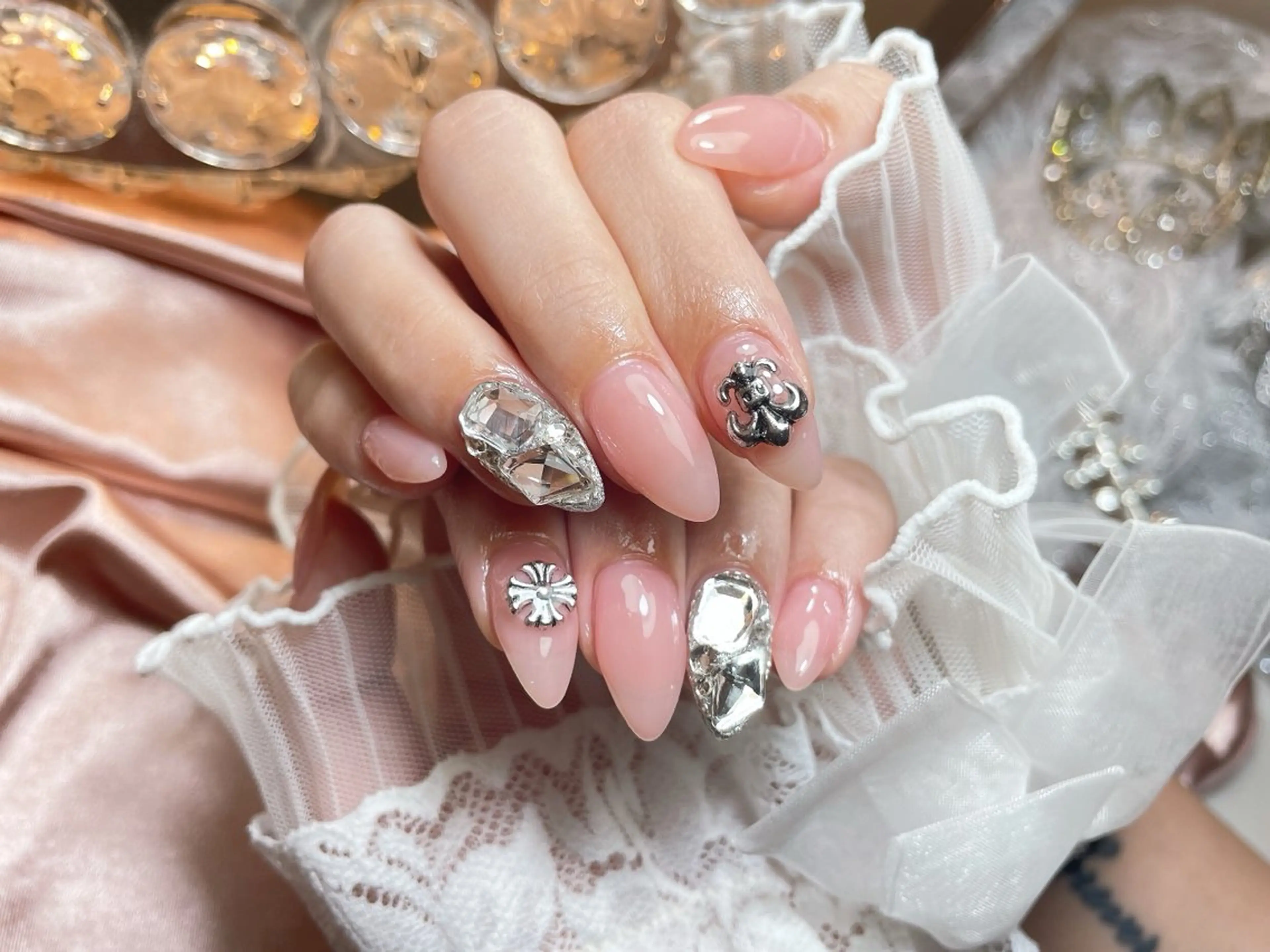 ネイル 23時まで❤︎韓国、 ワンホンネイルのネイルデザイン