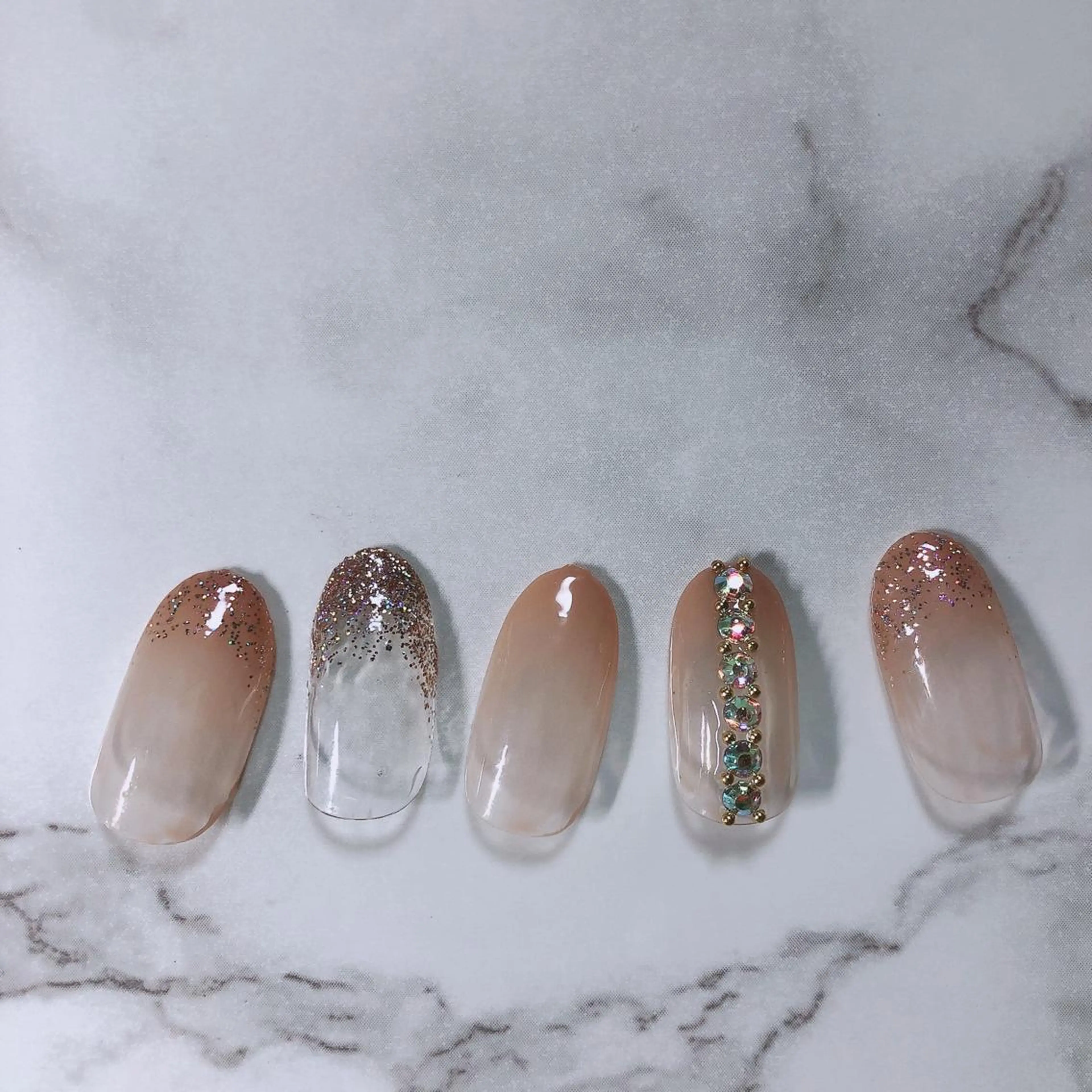 ネイル アートネイル 結城 怜菜のネイルデザイン