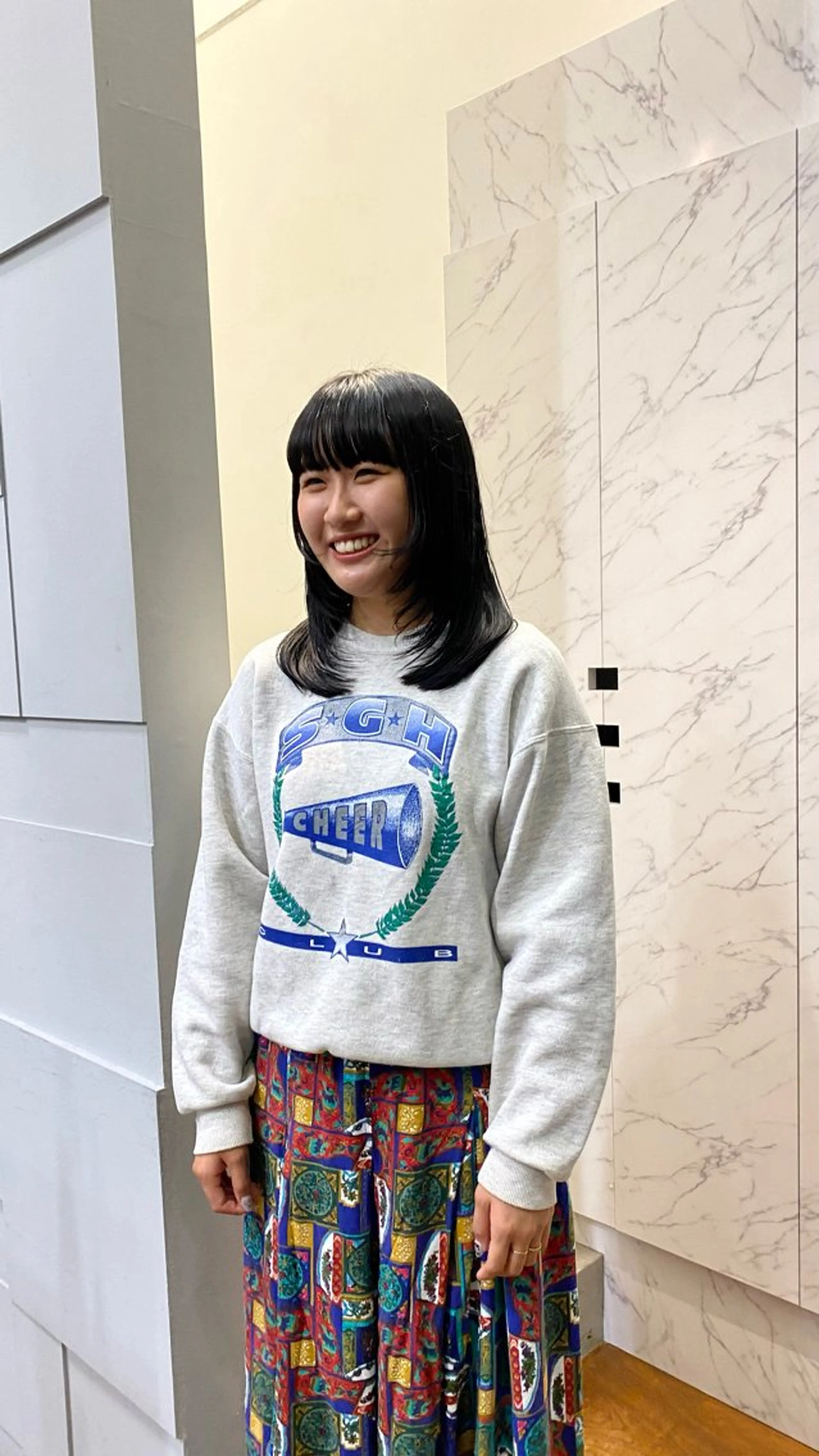 セミロング マツザキ マナトのヘアスタイル