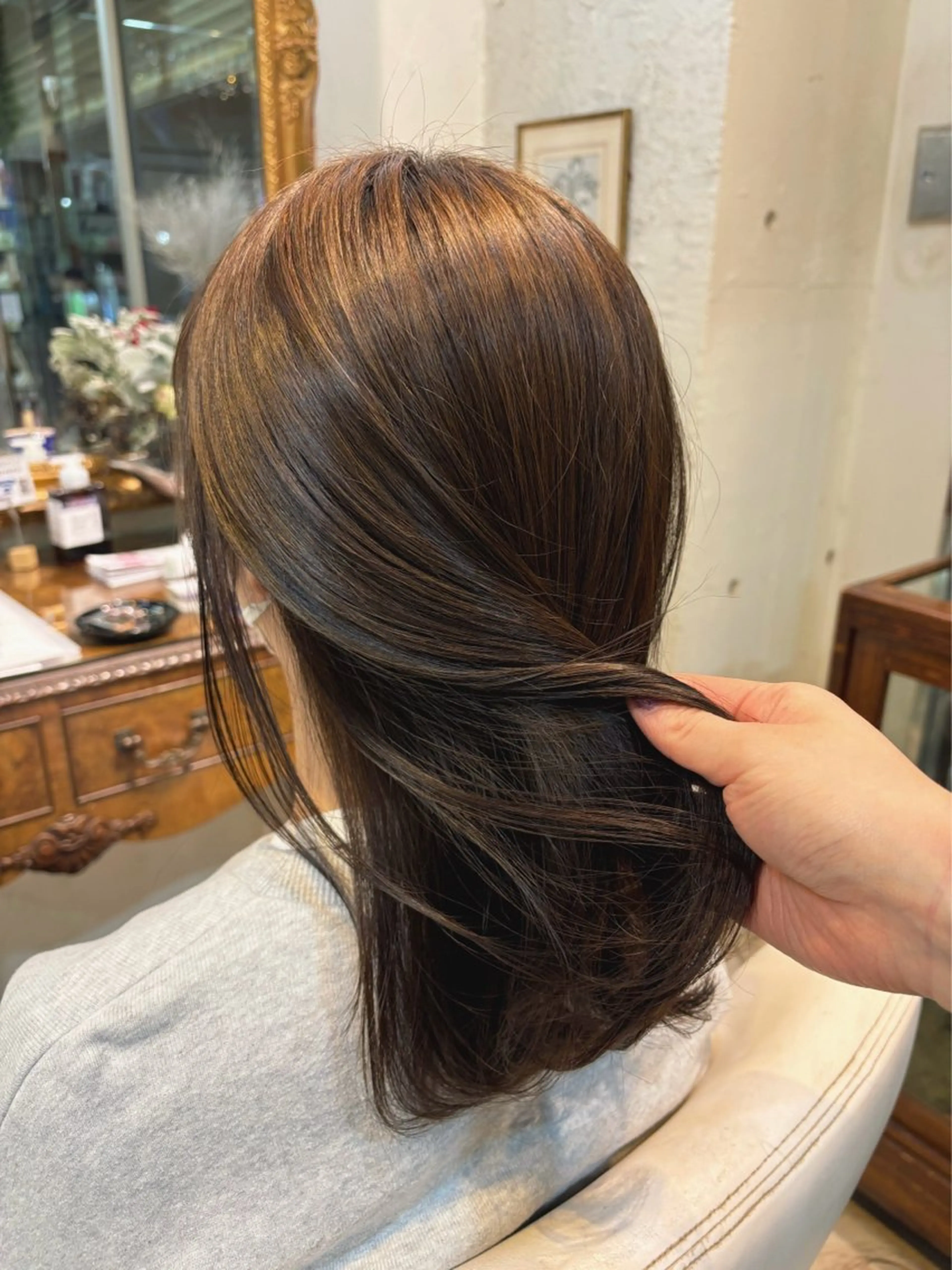 ミディアム カラー 透明感カラー ハイライトカラー ハイライト Of　HAIR所属・外山 なつ美のヘアスタイル