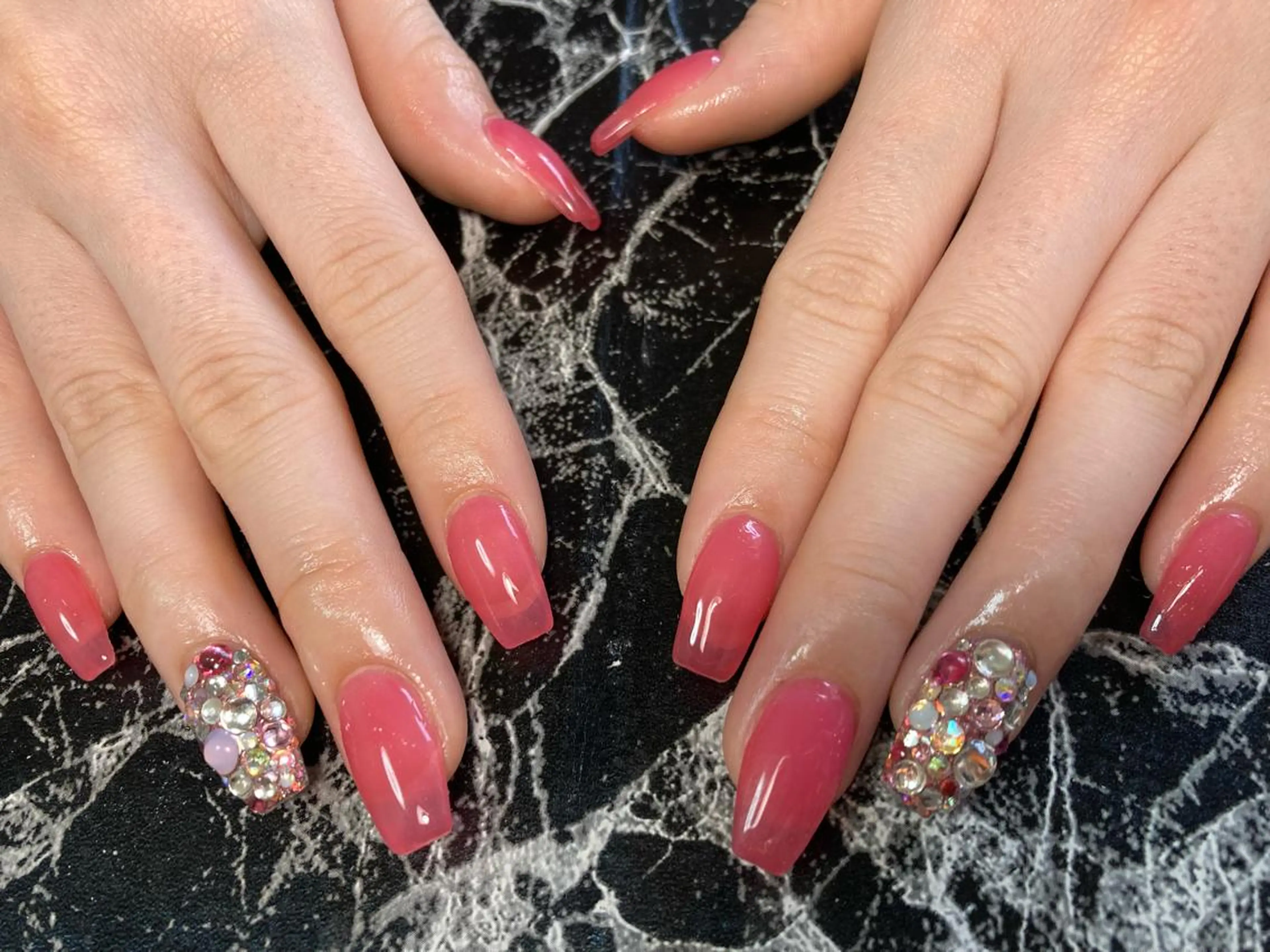 ミディアム ネイル ハンドネイル ✴︎ Delightのネイルデザイン