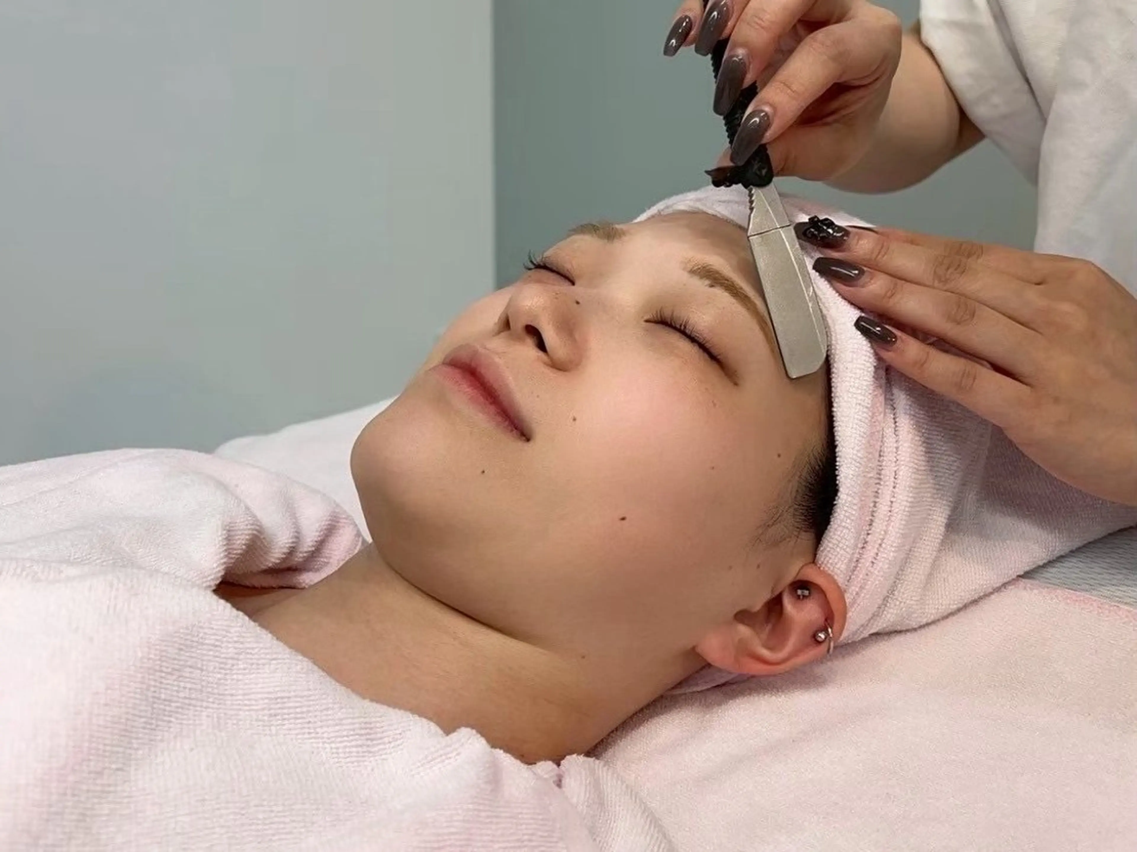 💐脱毛前に大人気💐背中全体シェービング◎顔/パック/うなじ​〜​腰の写真