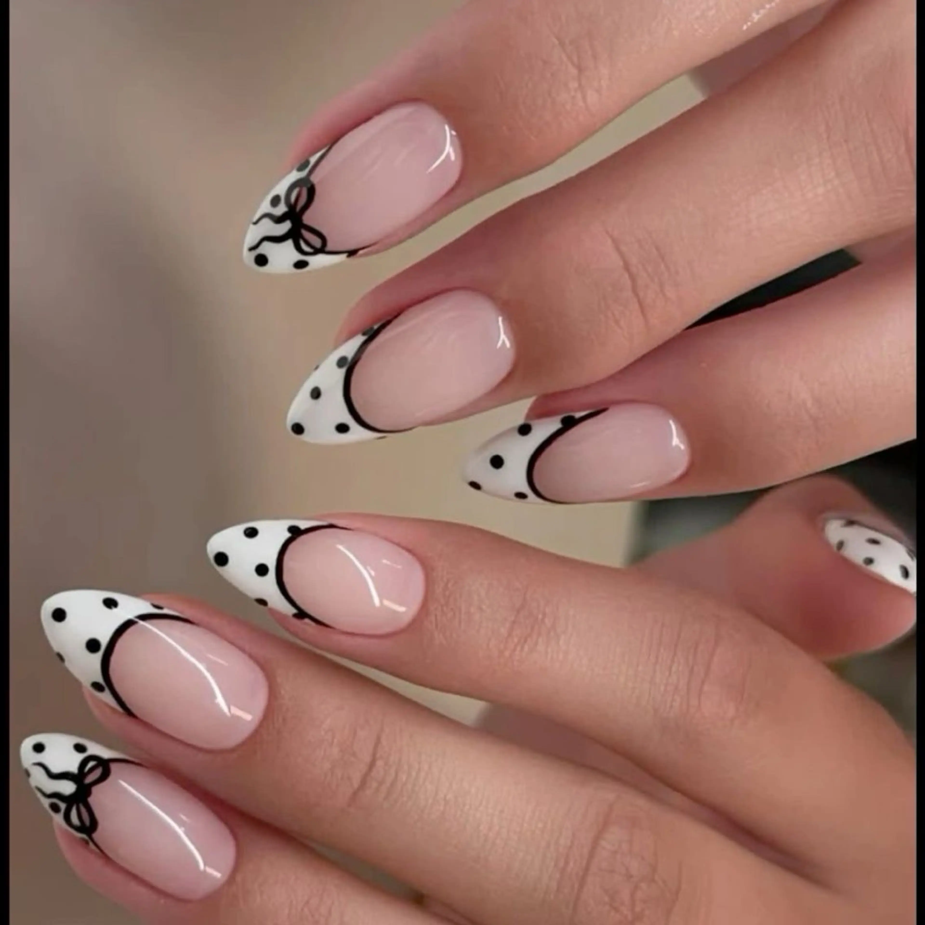 ネイル グラデーション ラメ(グリッター) マグネットネイル ミラーネイル ニュアンスネイル ハンドネイル Lumi de nails所属・Lumi de nailsのネイルデザイン