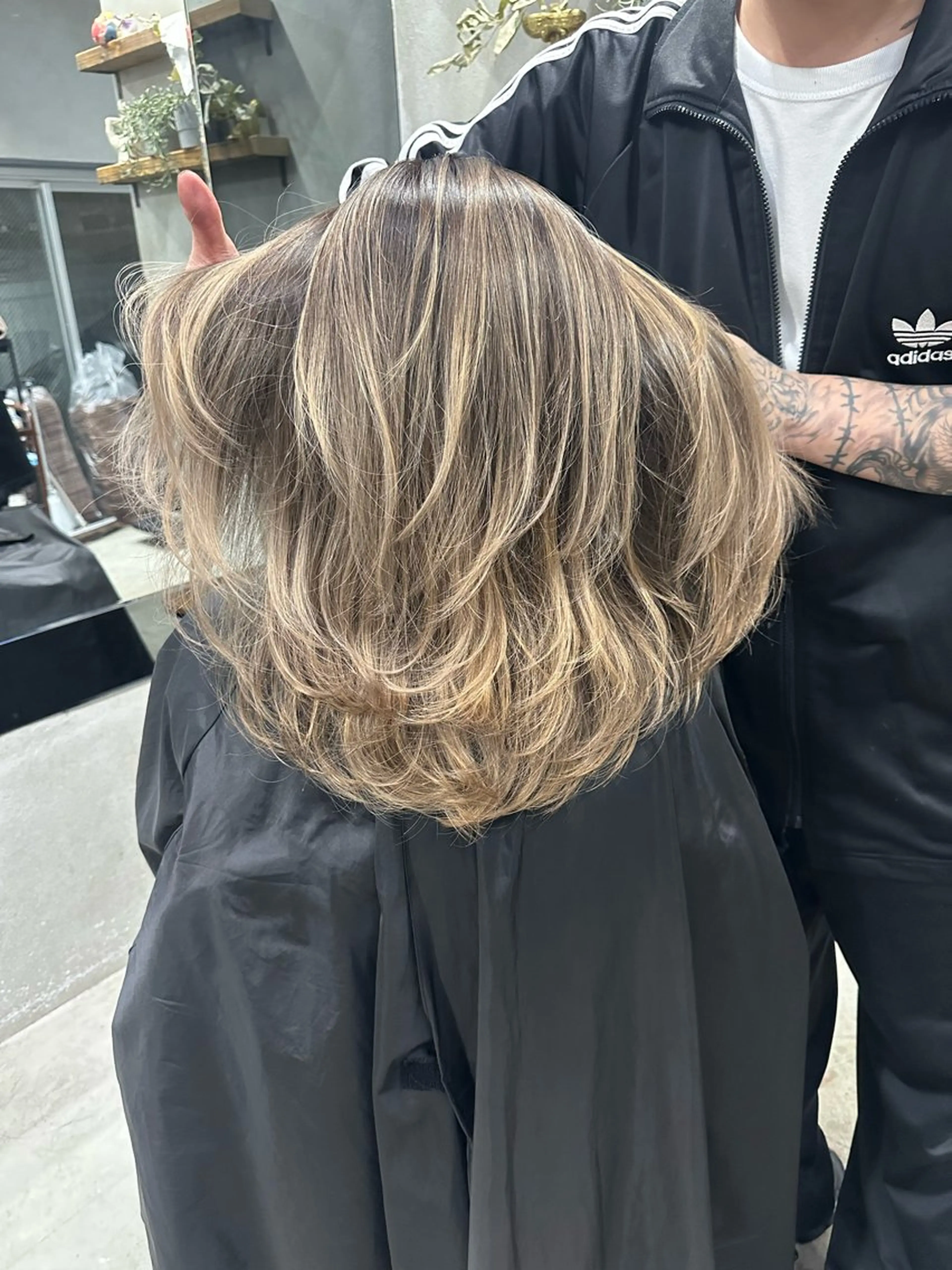 ロング カラー バレイヤージュ レイヤーカット ヘアカラー トリートメント AiM エイム　韓国レイヤーのヘアスタイル