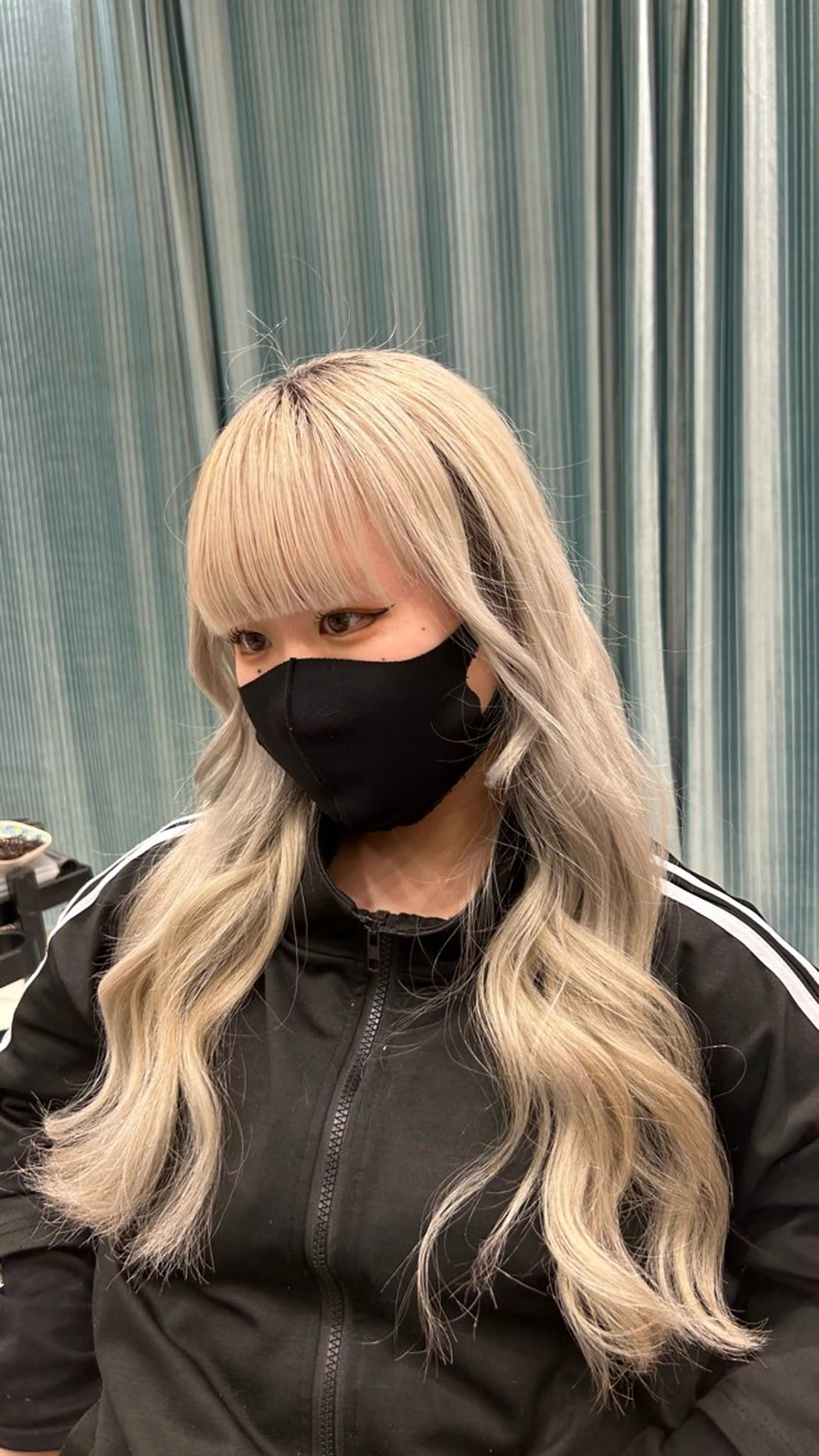 ロング ハイトーンカラー✨️ Amiのヘアスタイル