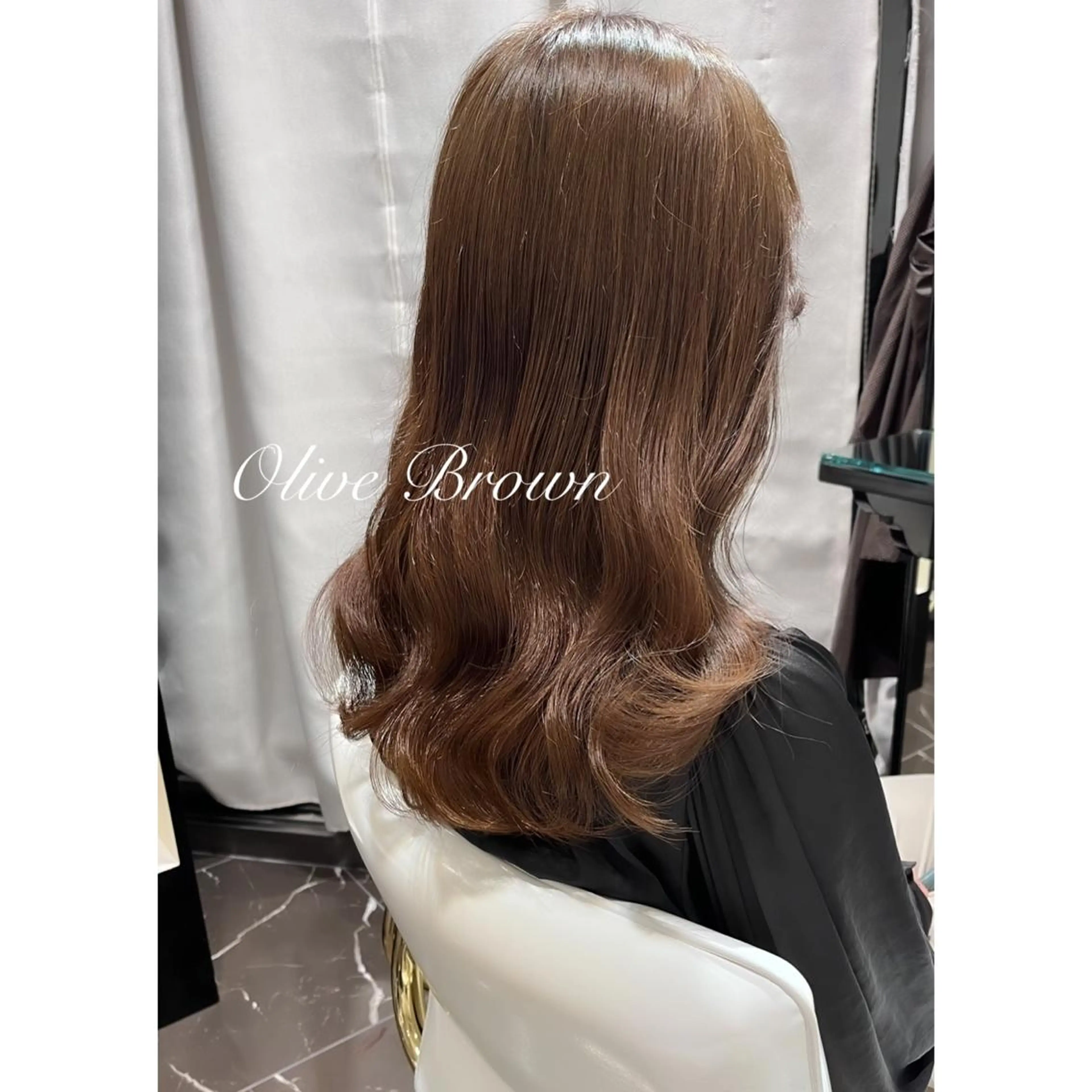 セミロング カラー ブリーチ ヘアカラー LOTTA CUCCI所属・miyu /トレンド カラー×艶髪のヘアスタイル