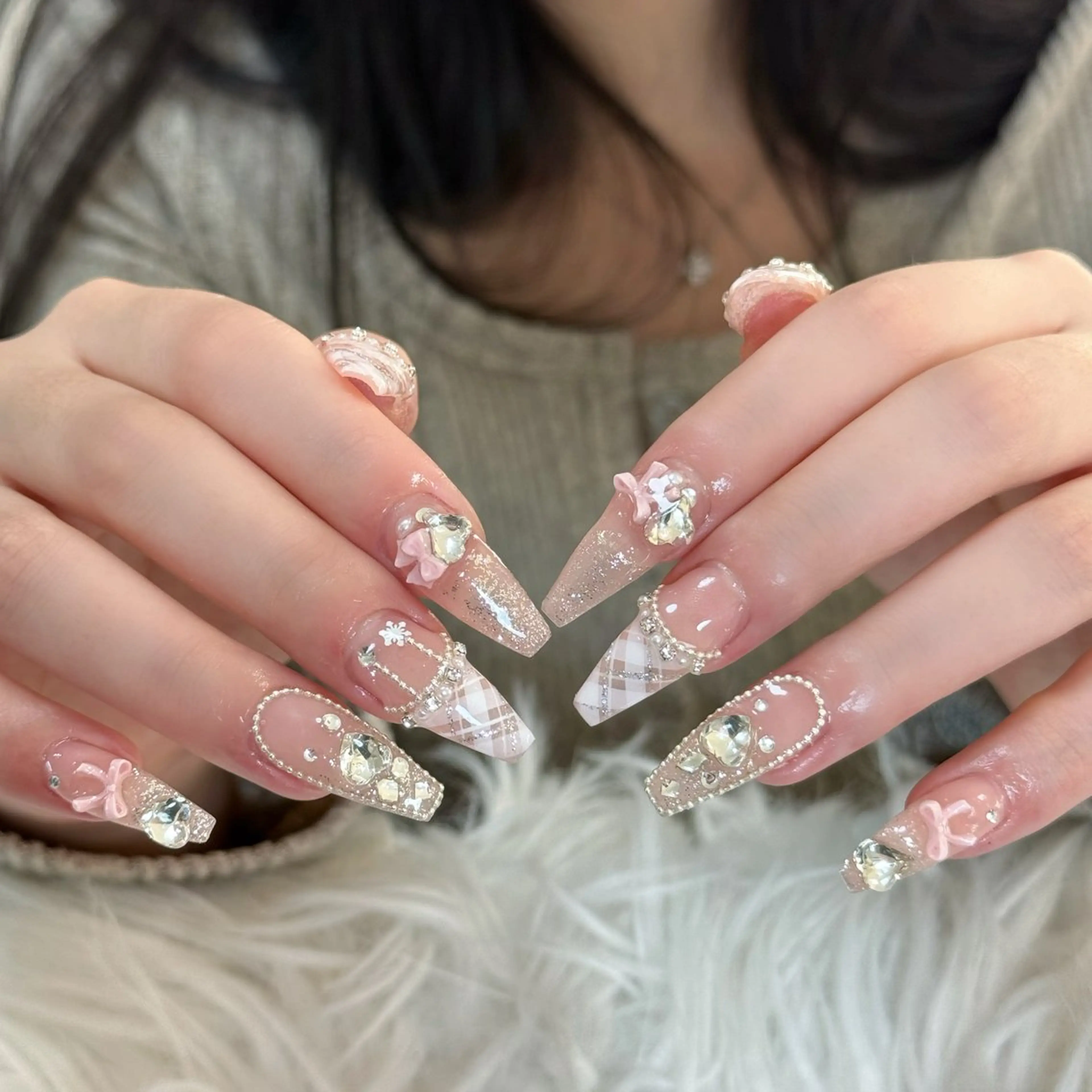 ネイル オーロラネイル ボルドー ブラウン 氷ネイル・うるうるネイル キラキラネイル Julli NailStudioのネイルデザイン
