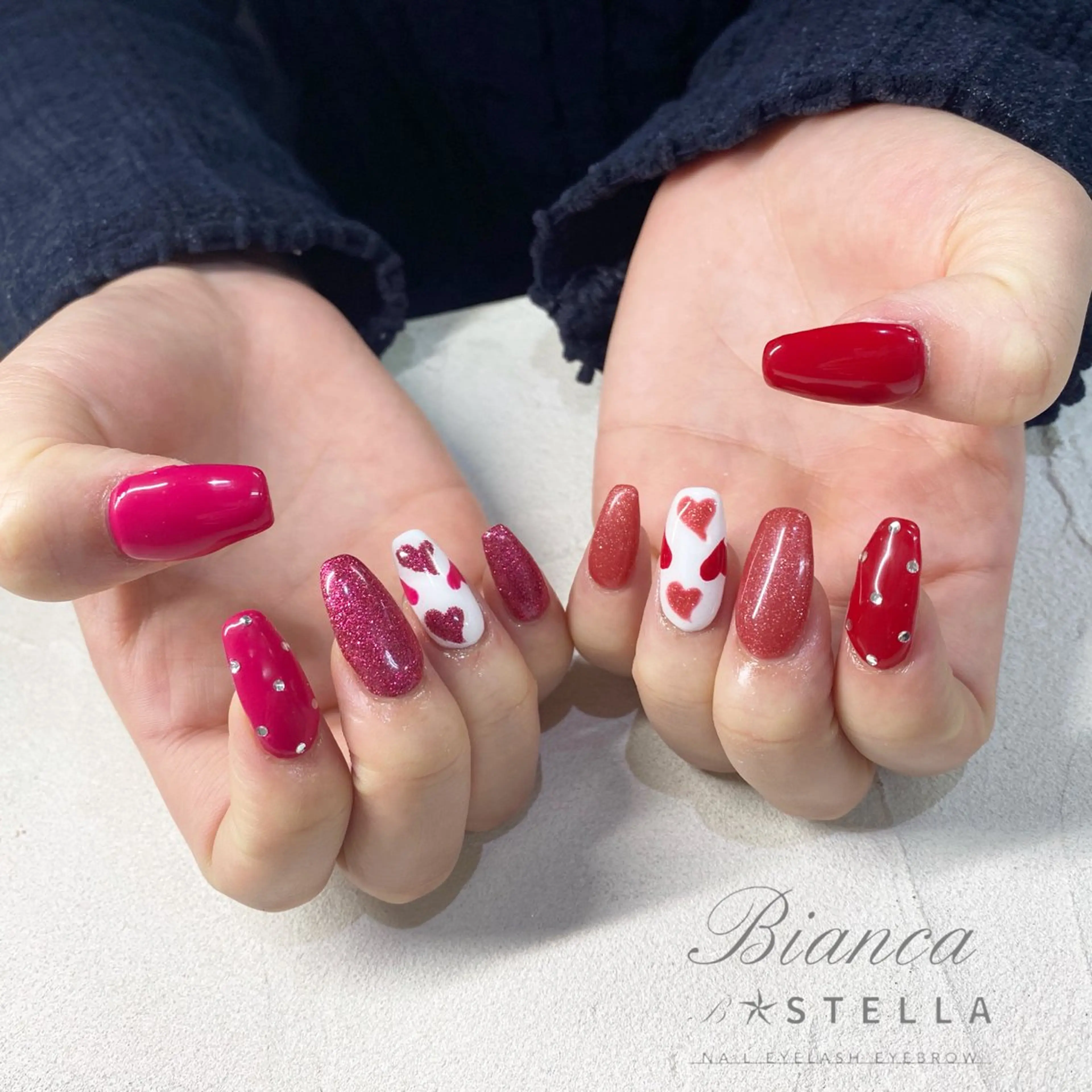 ネイル ハンドネイル Bianca🩶 TAMIYAのネイルデザイン