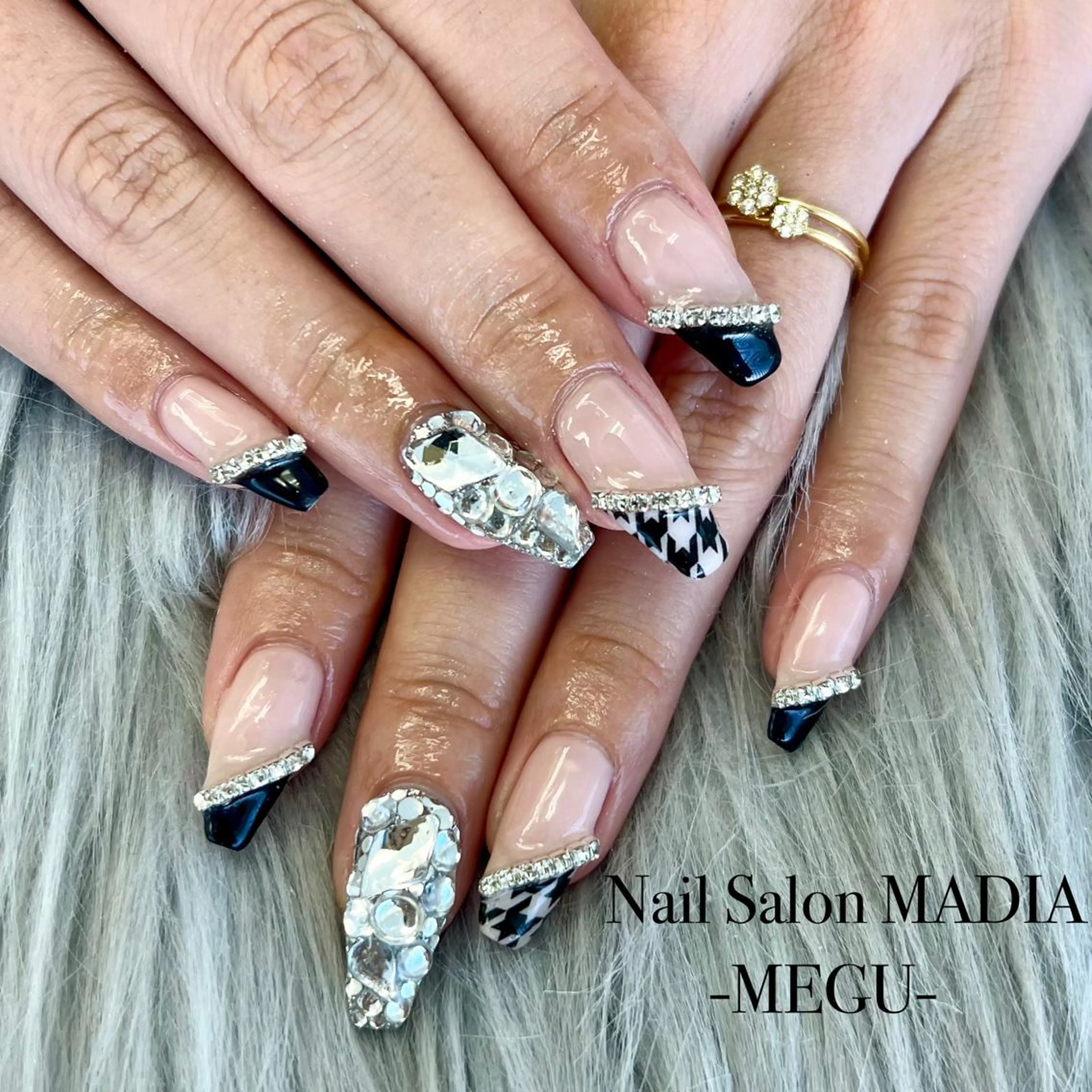 ネイル MADIA藤沢所属・MADIA MEGUのネイルデザイン