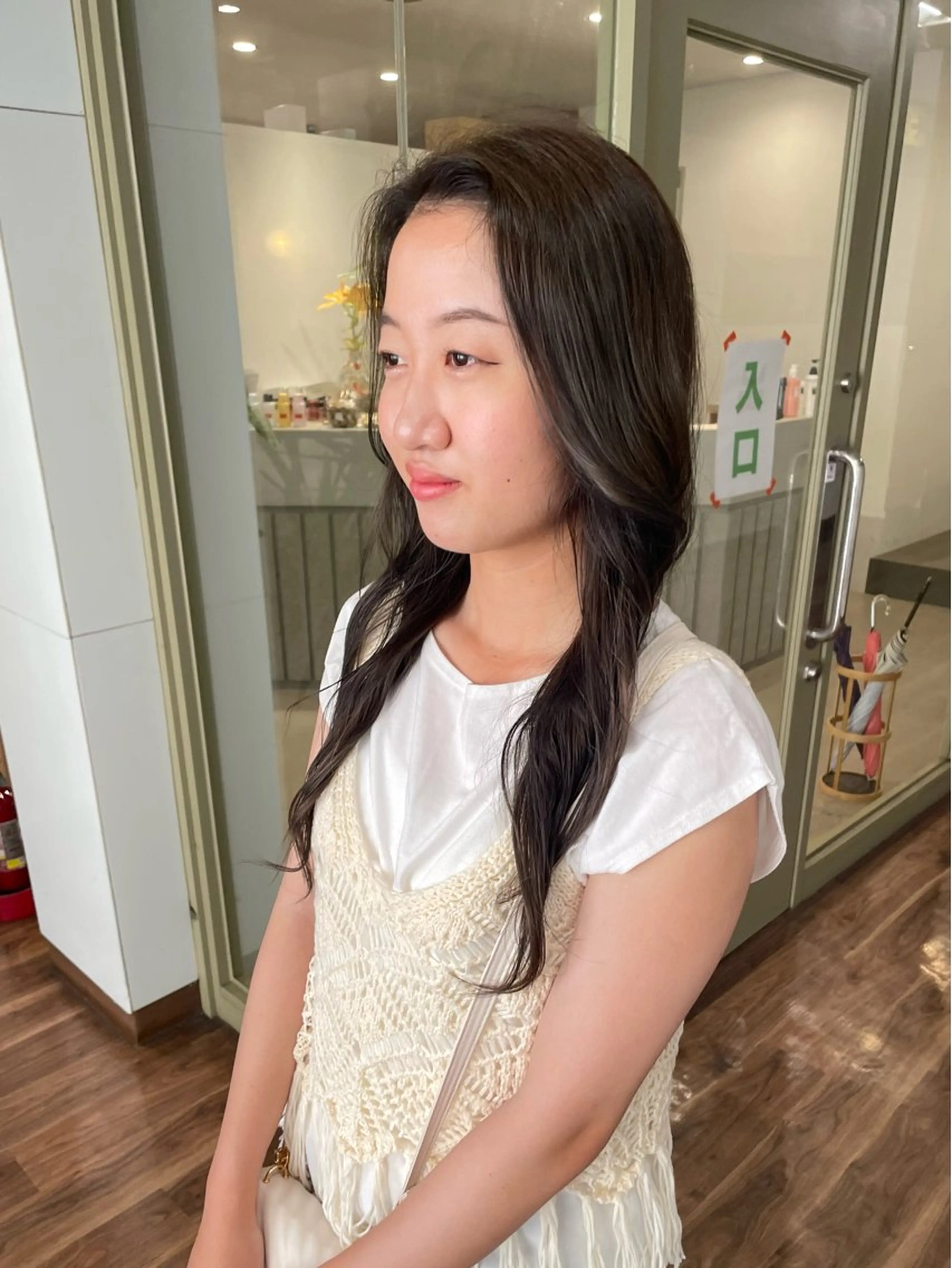 セミロング カラー カットパーマモデル 山中 遥のヘアスタイル