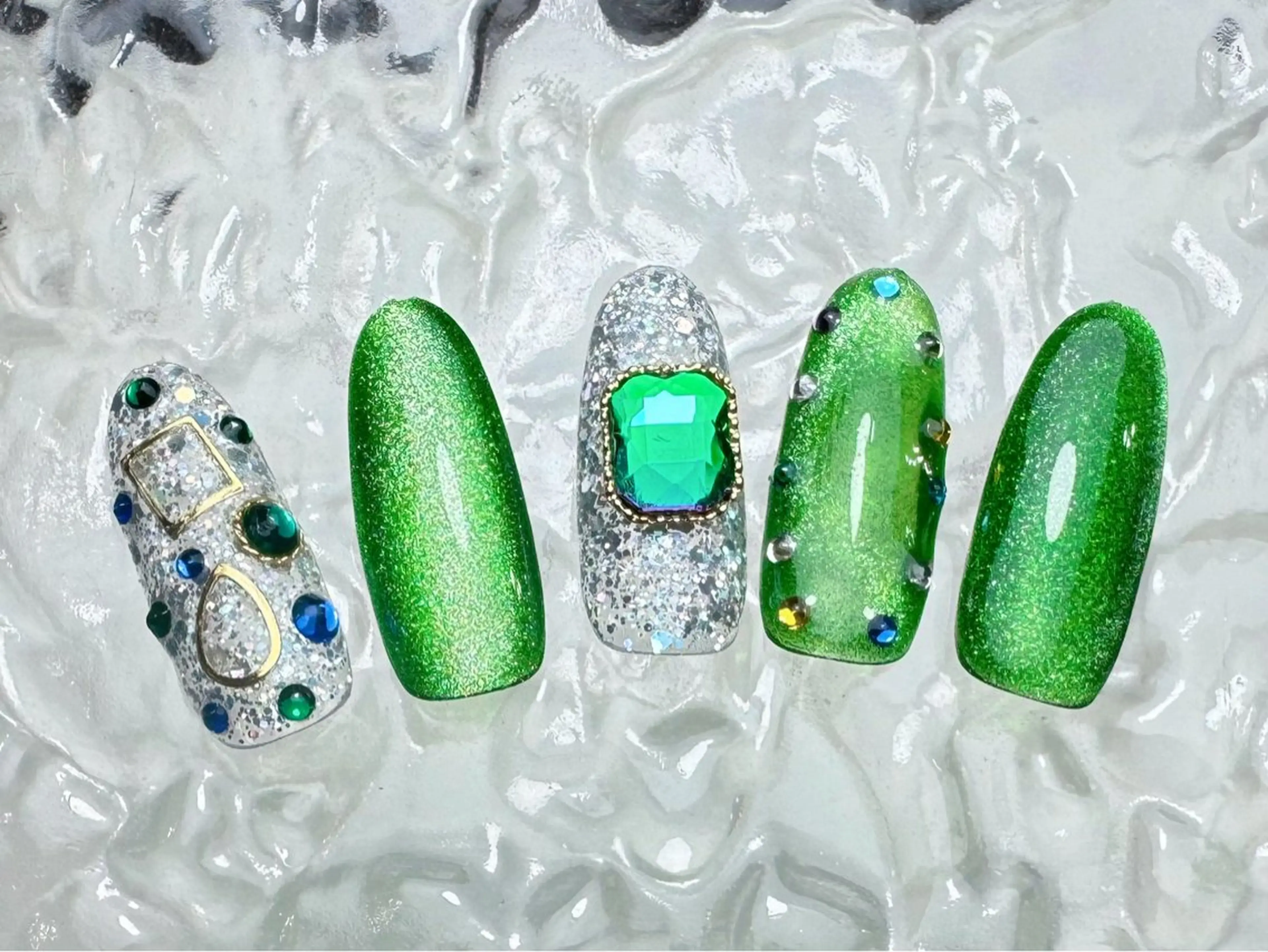 ネイル ハンドネイル マジックミラー所属・マジック ミラーのネイルデザイン