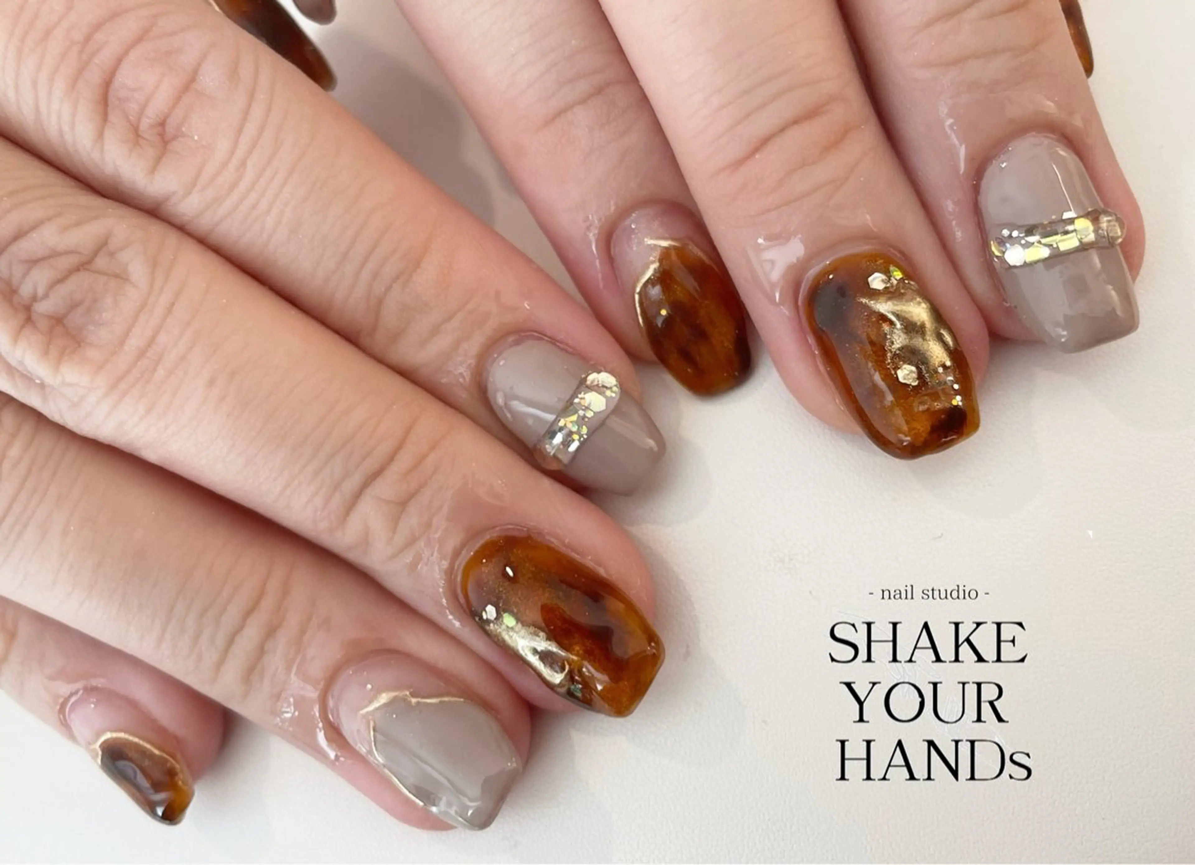 ネイル ハンドネイル ネイルスタジオ シェイクユアハンズのネイルデザイン
