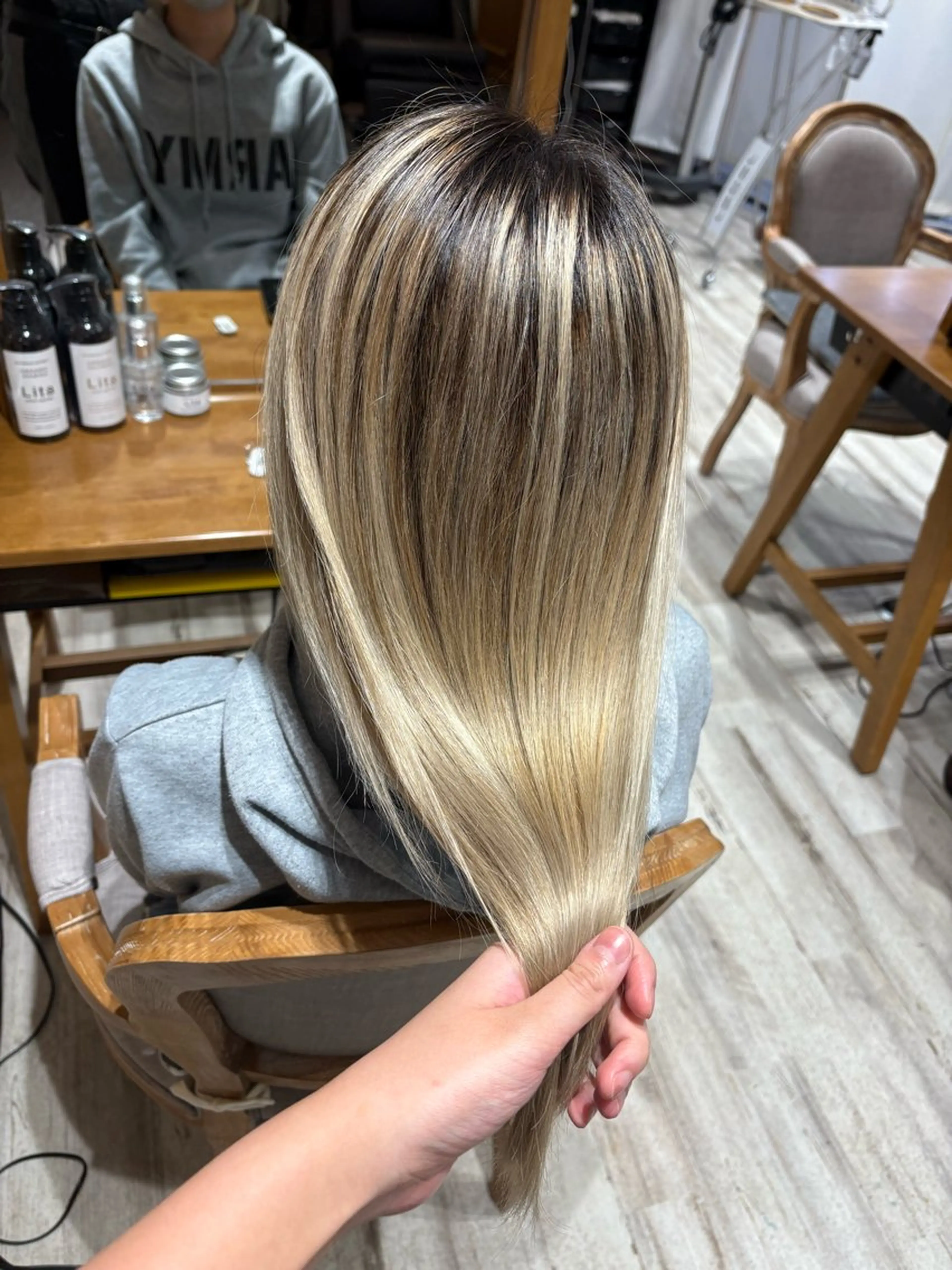 ロング 髪質改善 トリートメント トリートメント 透明感/韓国風 HIRARIのヘアスタイル