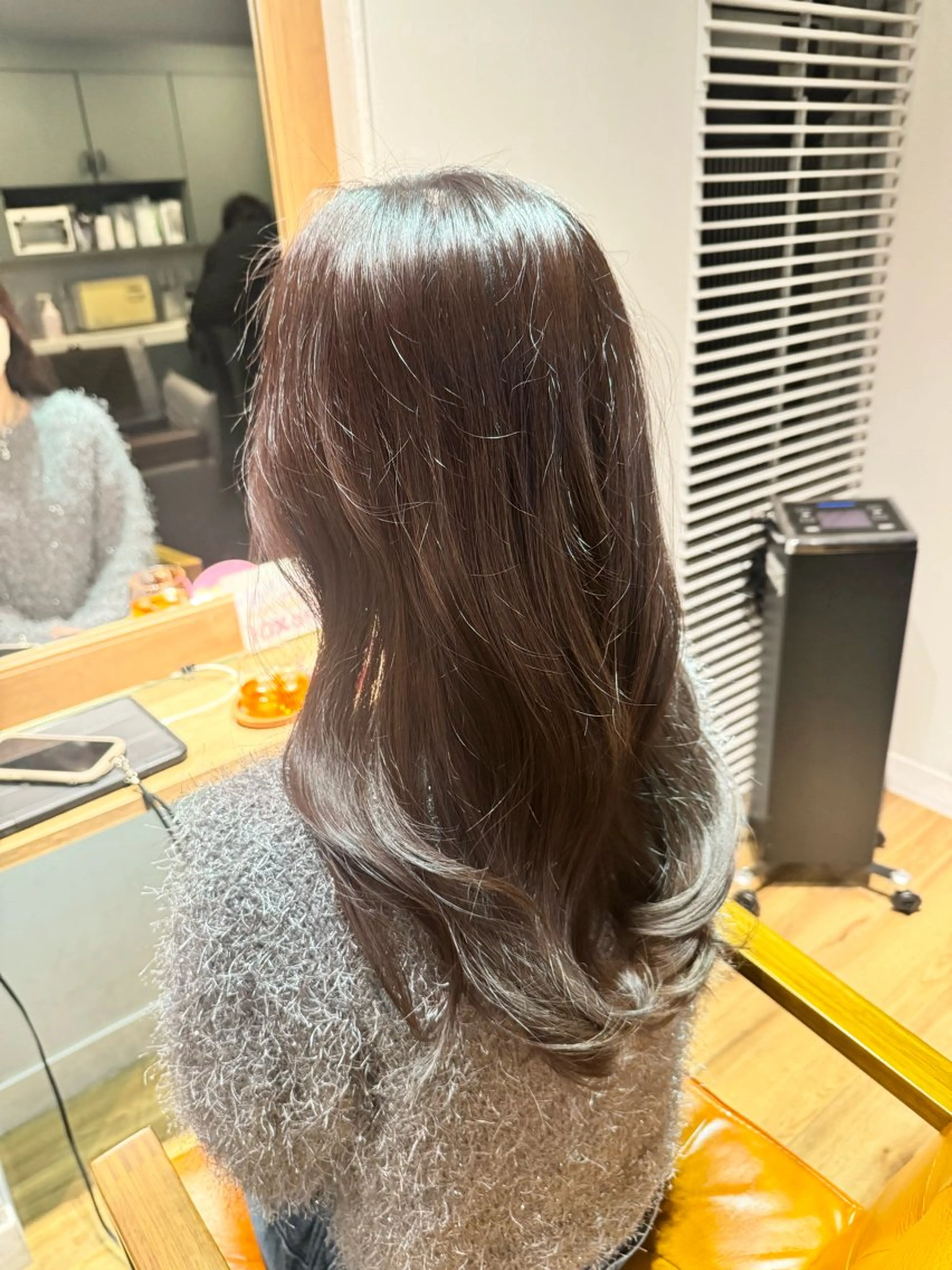 ロング カラー グレージュ ラベンダーカラー ラベンダーグレージュ ラベンダーグレー ヘアカラー トリートメント ツキダテ ユイのヘアスタイル