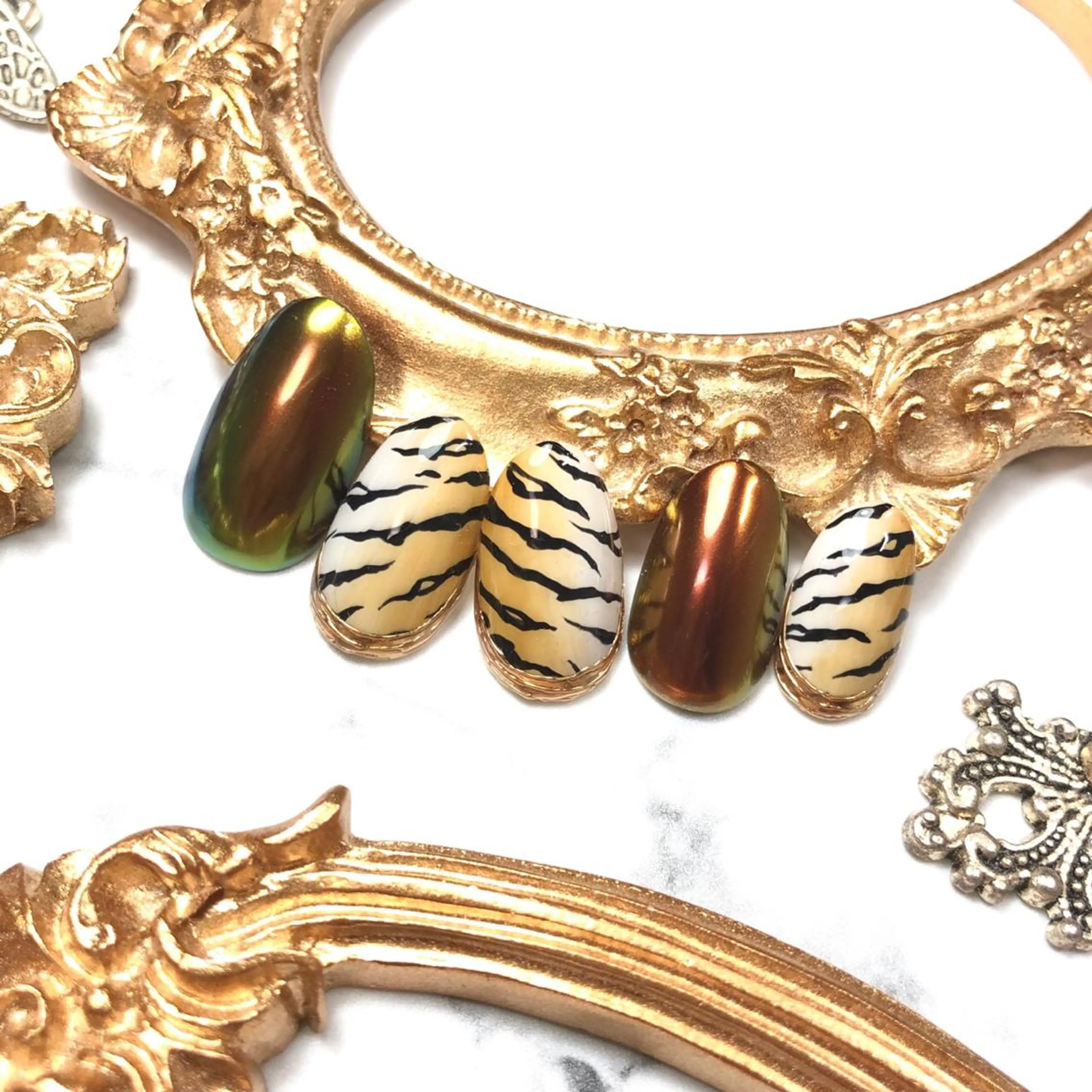 ネイル アニマル柄 アートネイル オーロラネイル ブラウン ジェルネイル ハンドネイル NAIL NOWのネイルデザイン