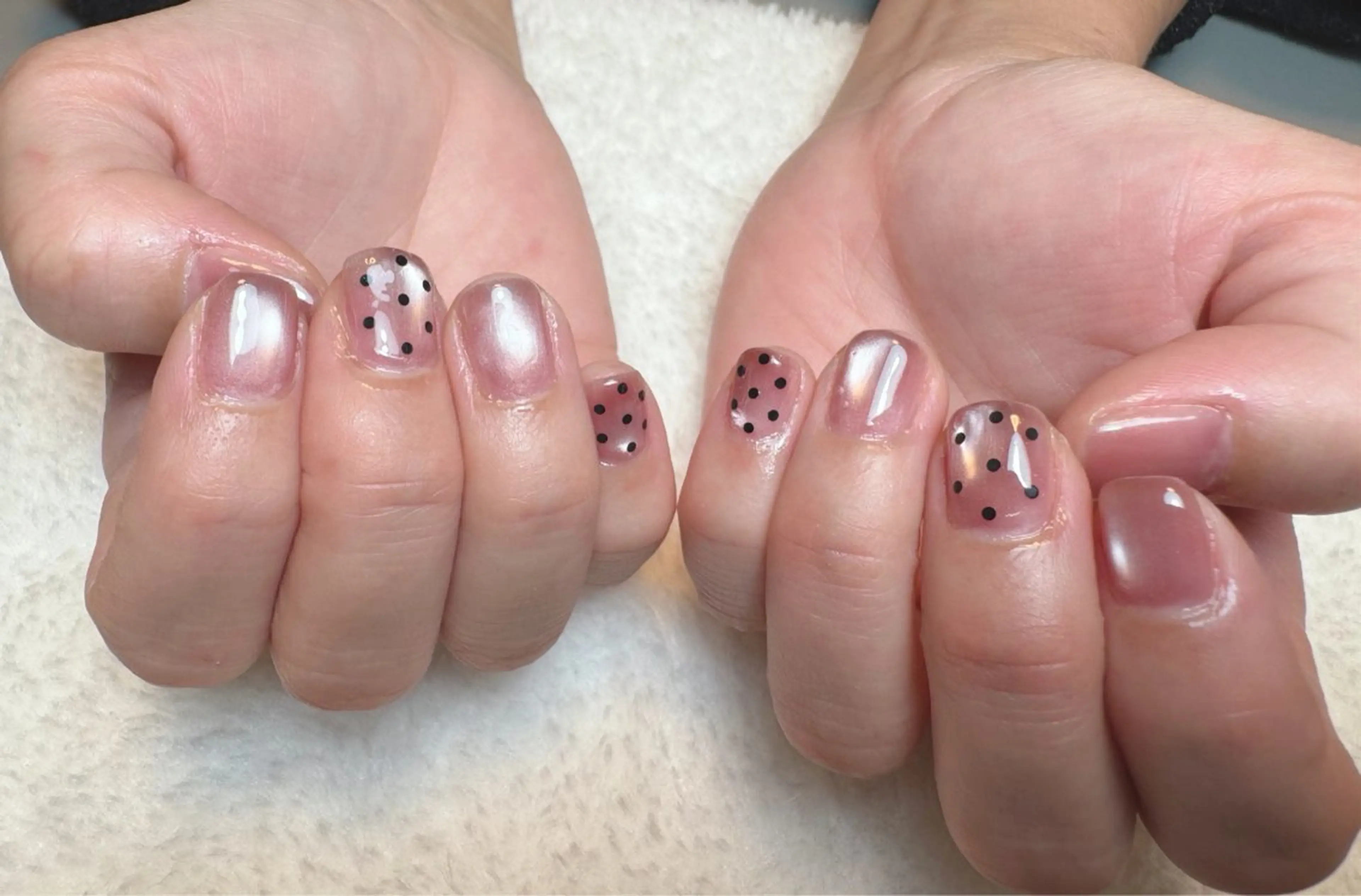 ネイル ブルー ドット マグネットネイル ワンカラーネイル ピンク ハンドネイル K&R Nail所属・Nail Salon K&Rのネイルデザイン