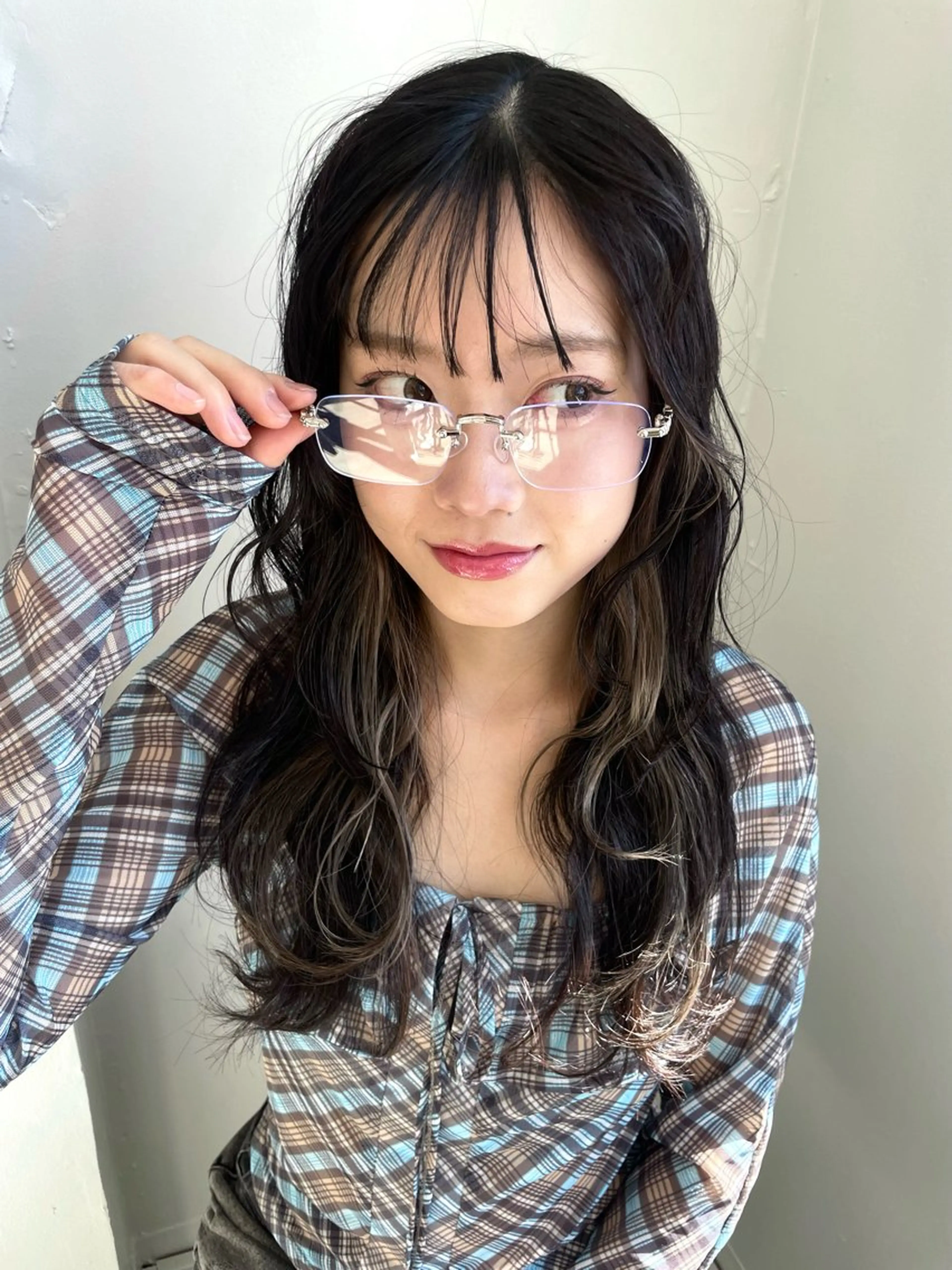 ロング カラー ヘアカラー 林 千聖のヘアスタイル