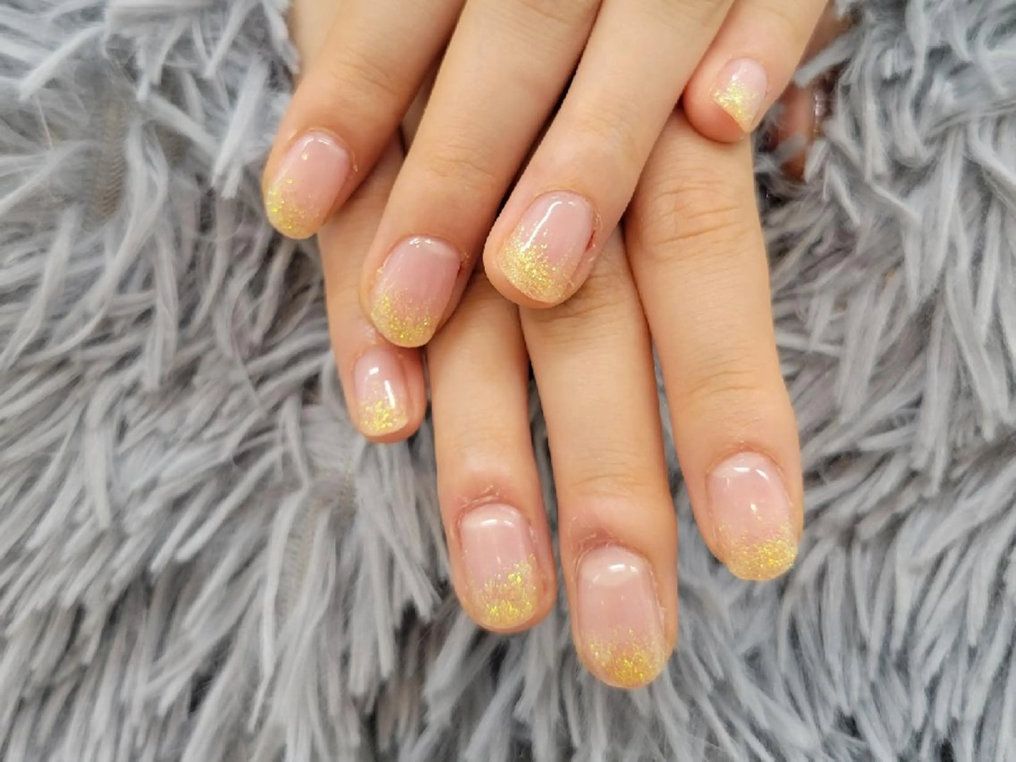 ネイル ラメ(グリッター) ラメグラデーション ノームロア所属・Gnomes loaのネイルデザイン