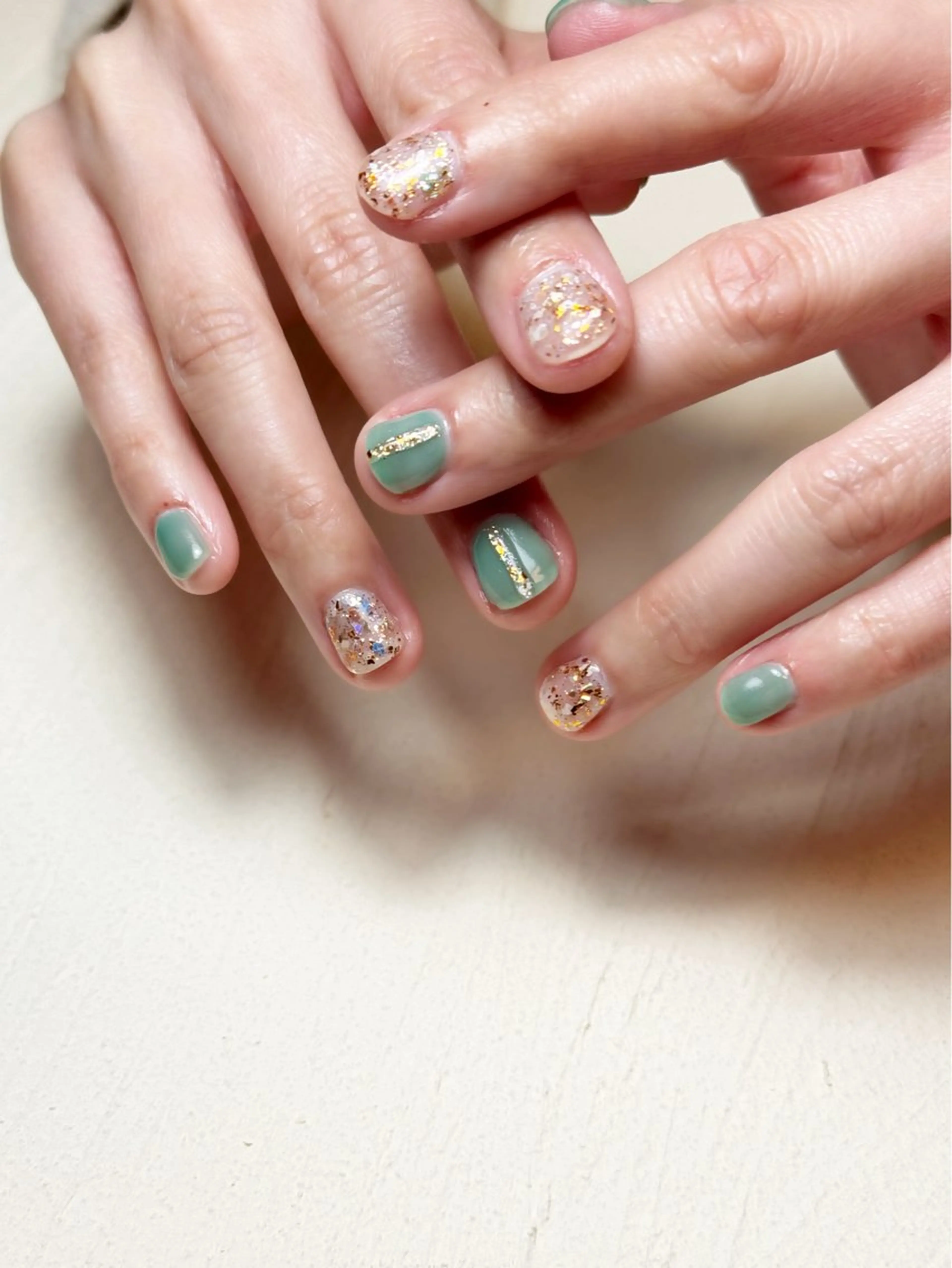 ネイル ハンドネイル Tiny Glowのネイルデザイン