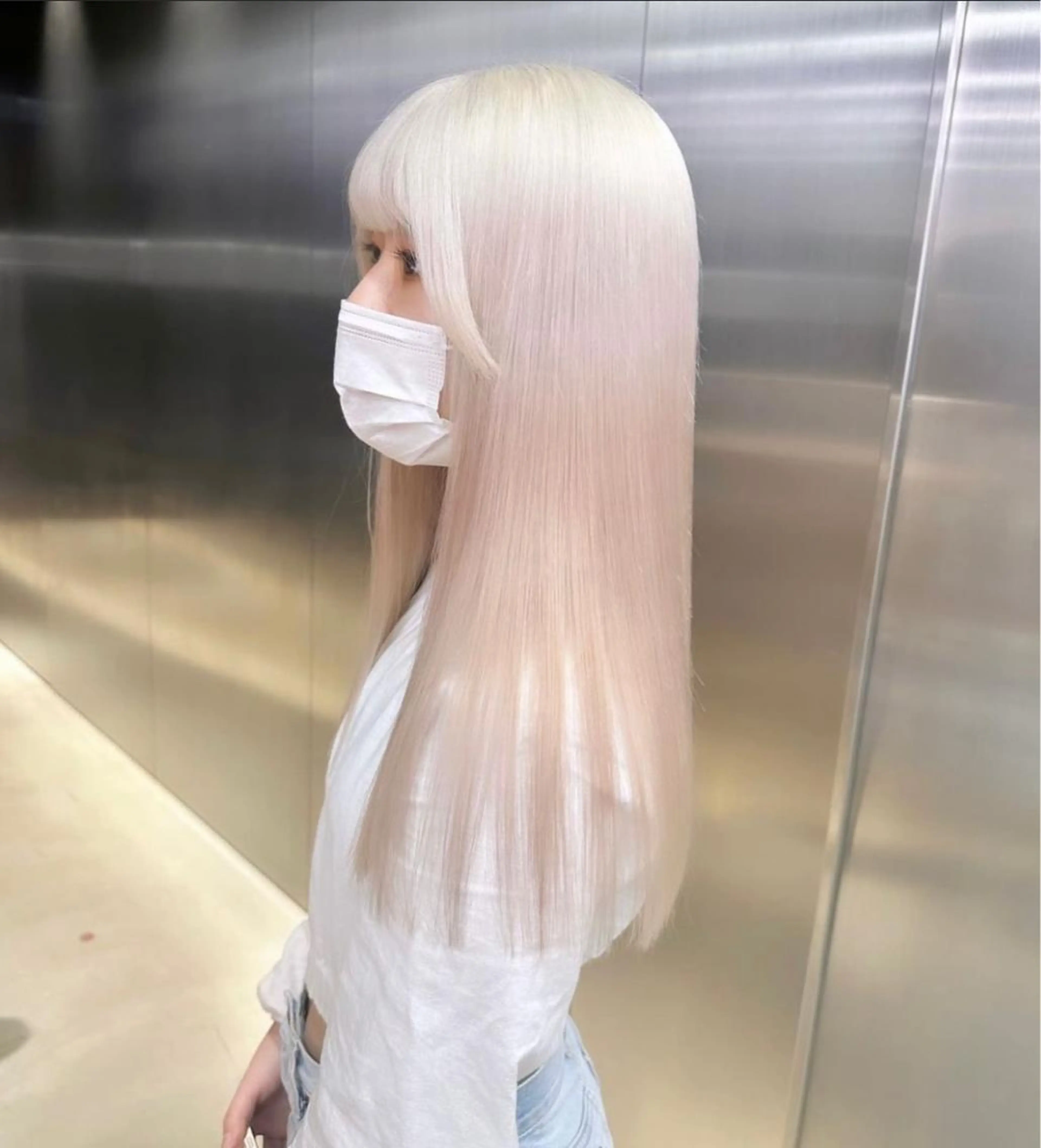 ロング カラー ブリーチ レイヤーカット トリートメント ハイトーン/ 縮毛矯正のヘアスタイル