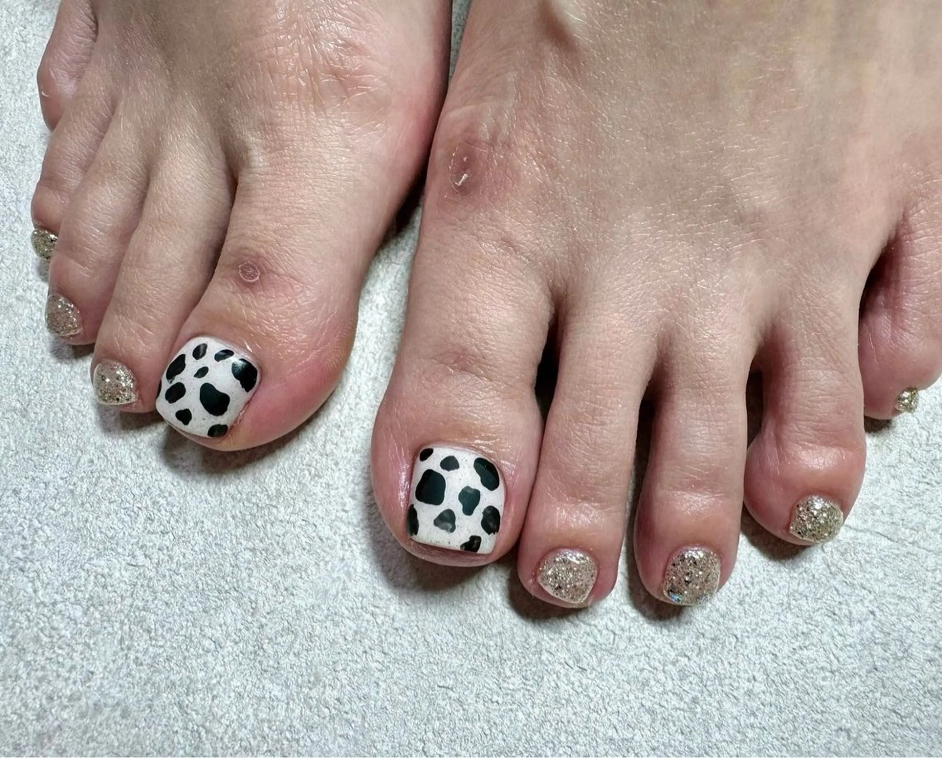 フット　親指アート➕ジェルワンカラー(オフ込み)の写真