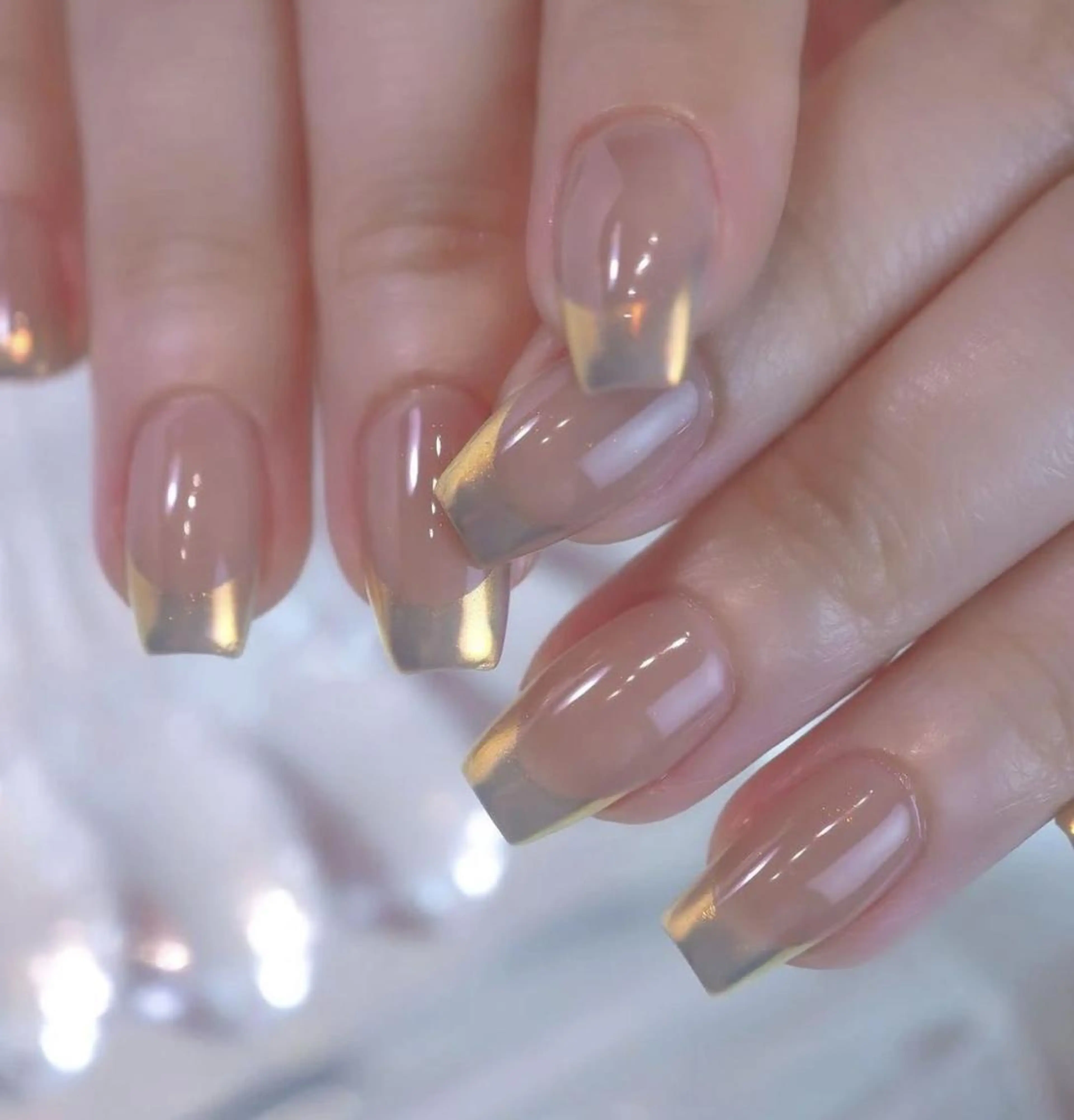 ネイル フレンチネイル ガラスフレンチ Queens みなみのネイルデザイン