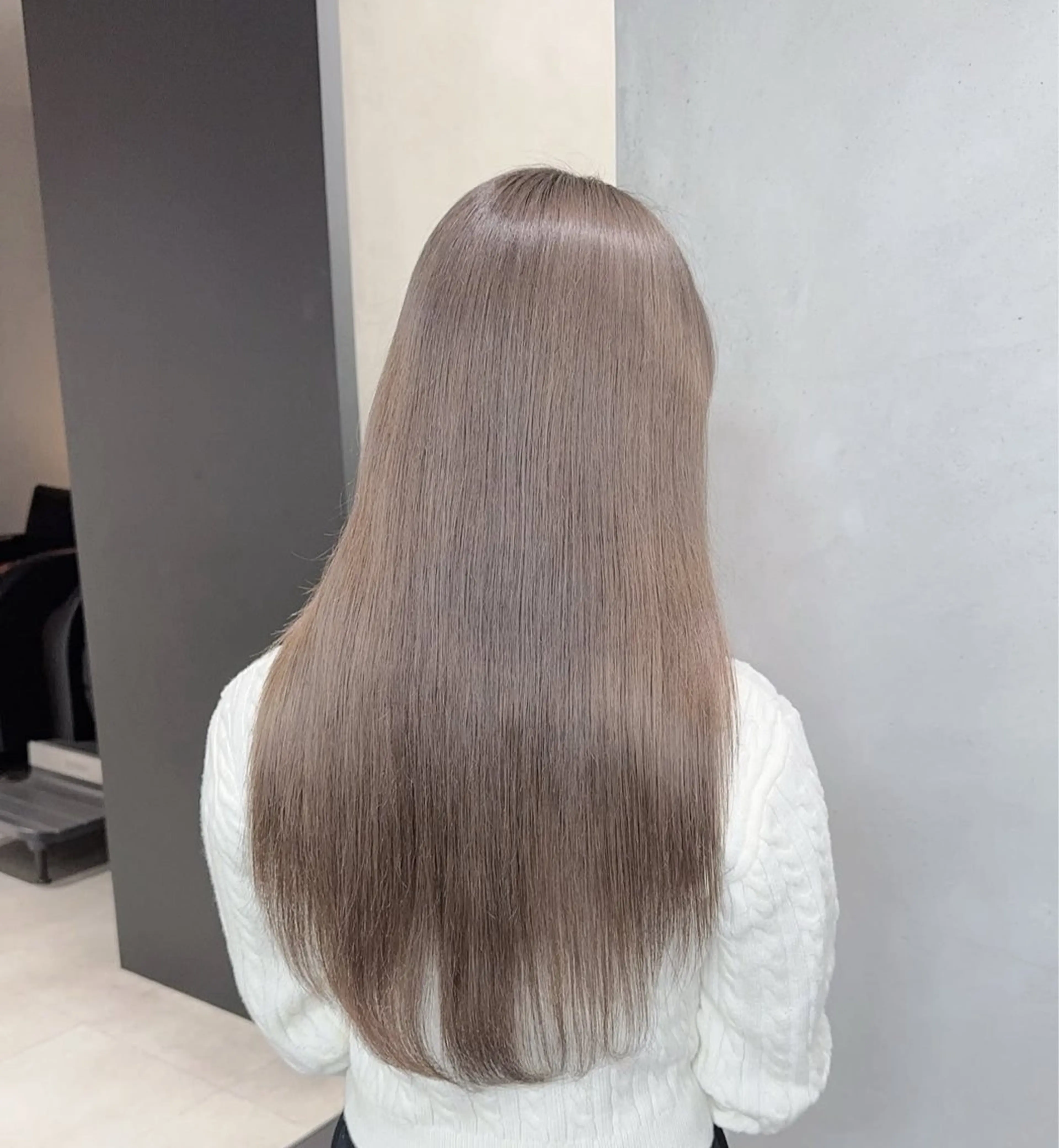 ロング カラー 🇰🇷韓国風ハイ トーンKANA🖤のヘアスタイル