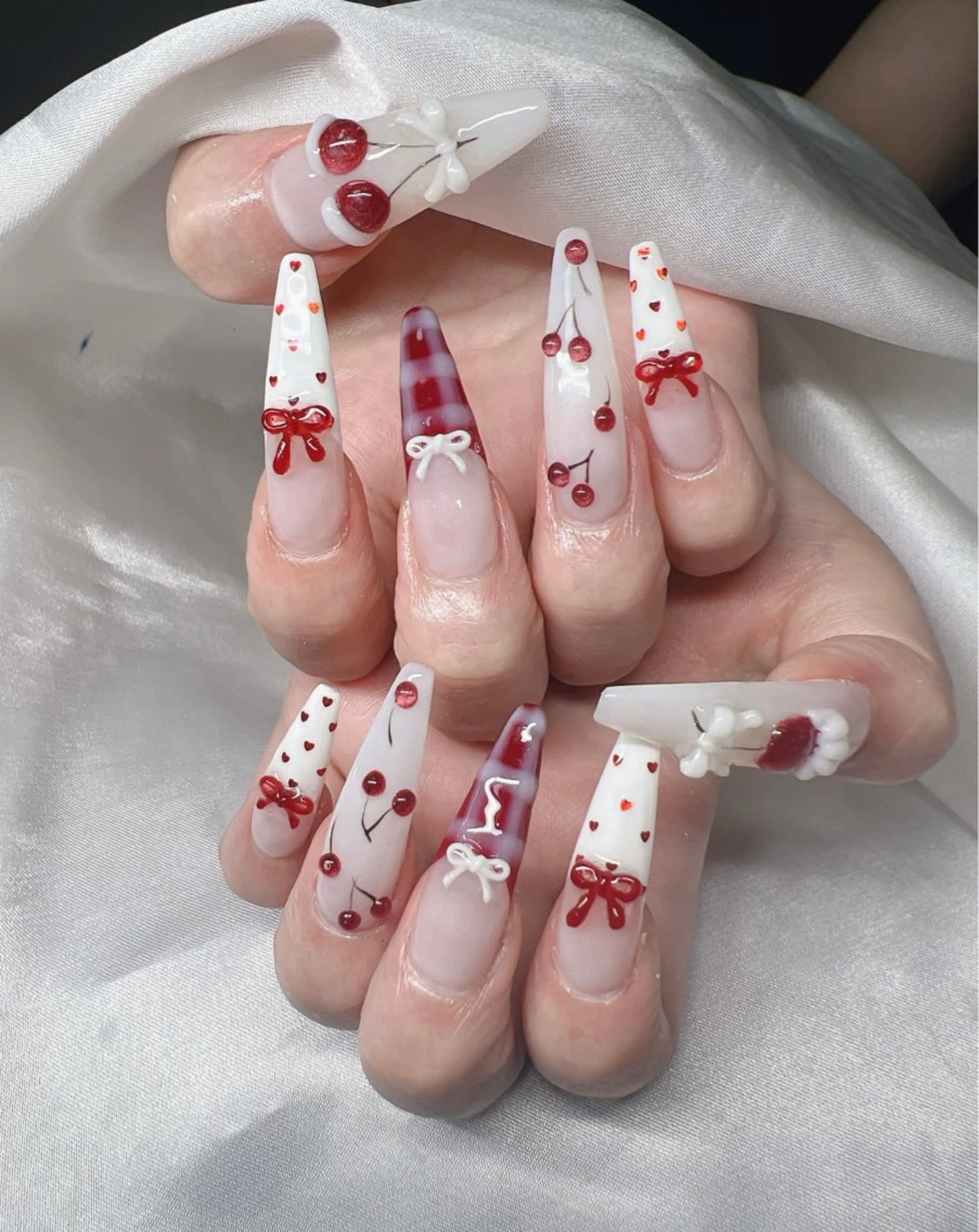 ネイル 長さ出し グラデーション 卒業式 キラキラネイル マグネットネイル ハンドネイル Lee Nailsのネイルデザイン