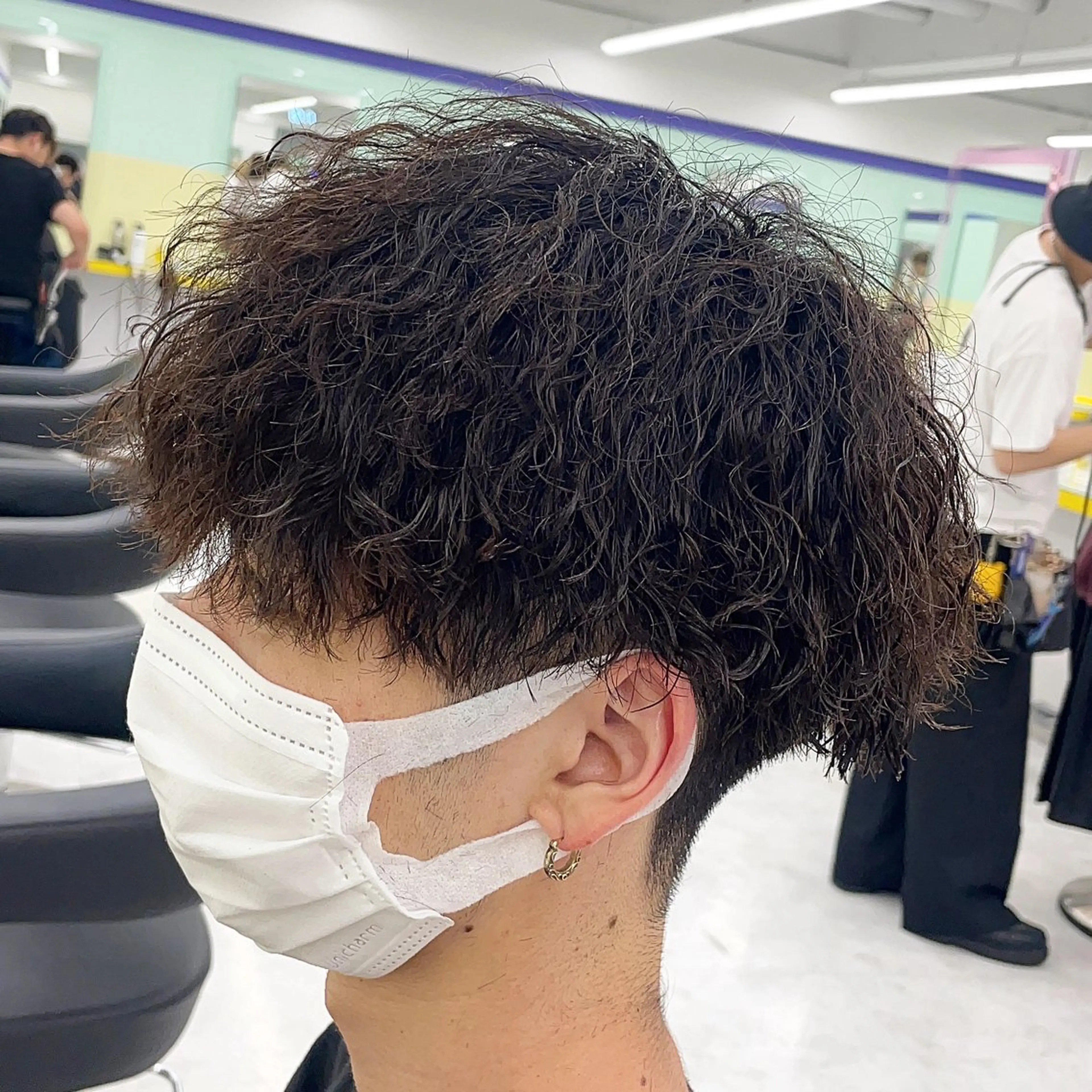 ショート パーマ ヘアアレンジ メンズ メンズパーマ 顔まわりカット の達人のヘアスタイル