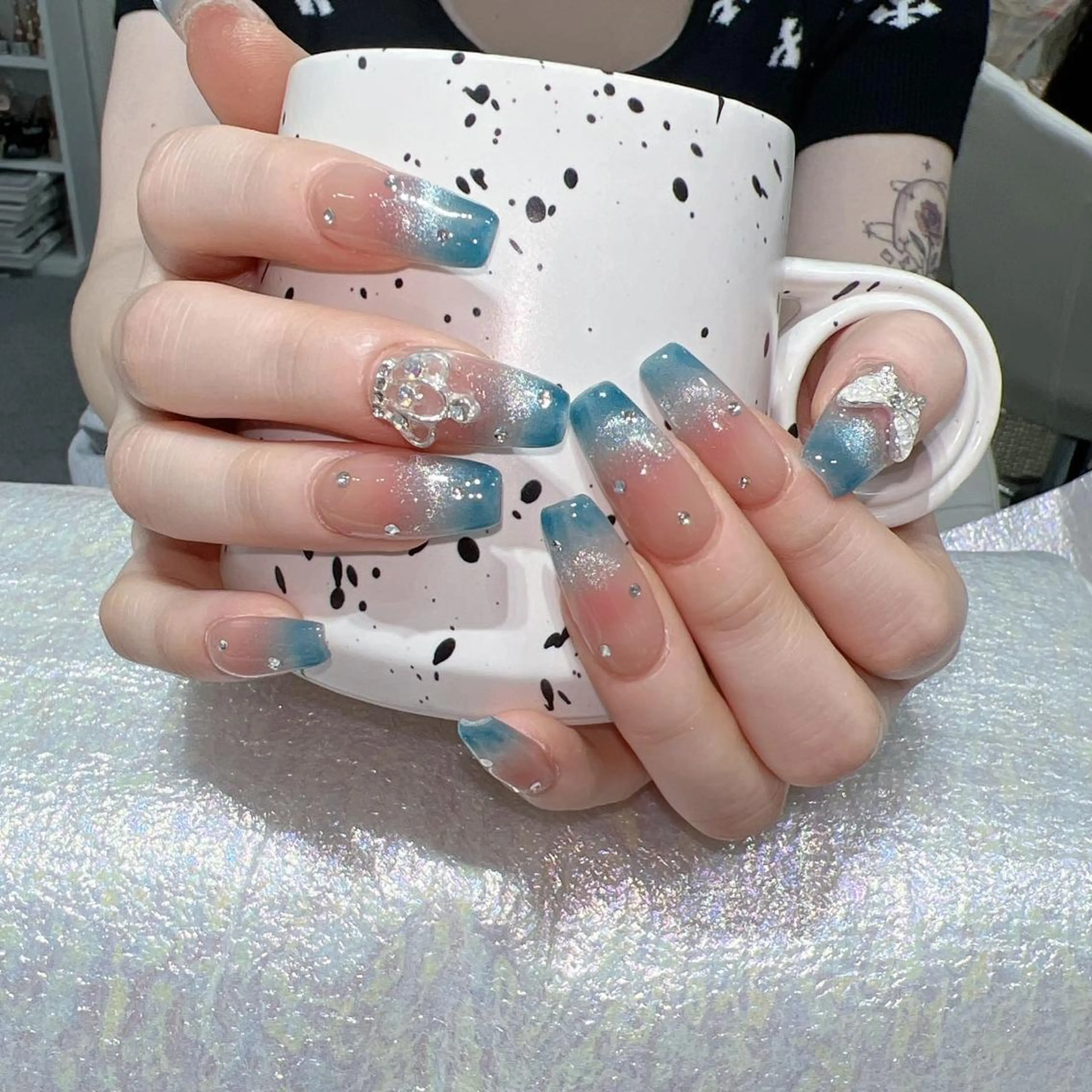 ネイル アートネイル 長さ出し ネイルチップ Queens テイのネイルデザイン