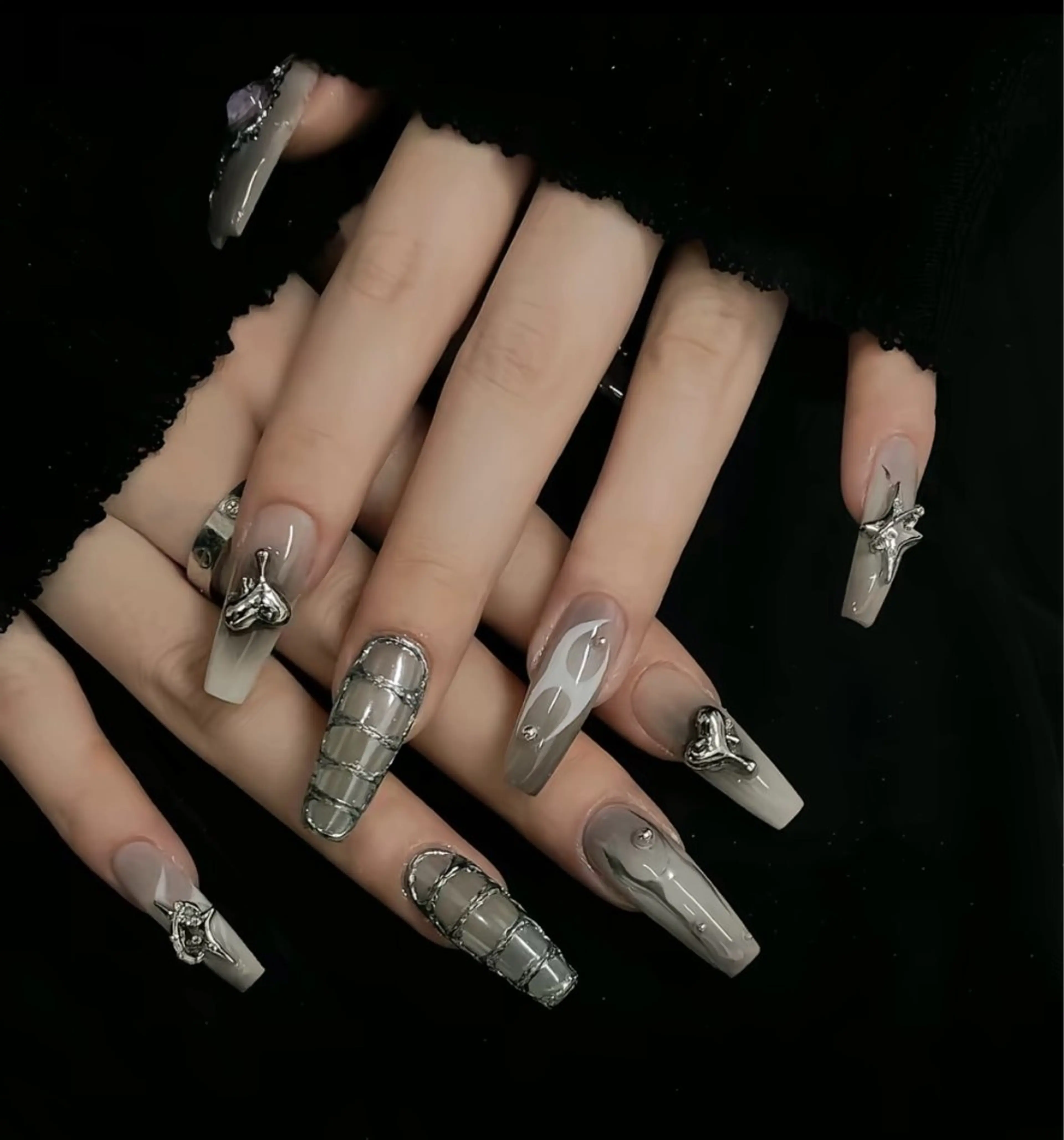 ネイル 長さ出し ネイルチップ ハンドネイル sora ❄️のネイルデザイン