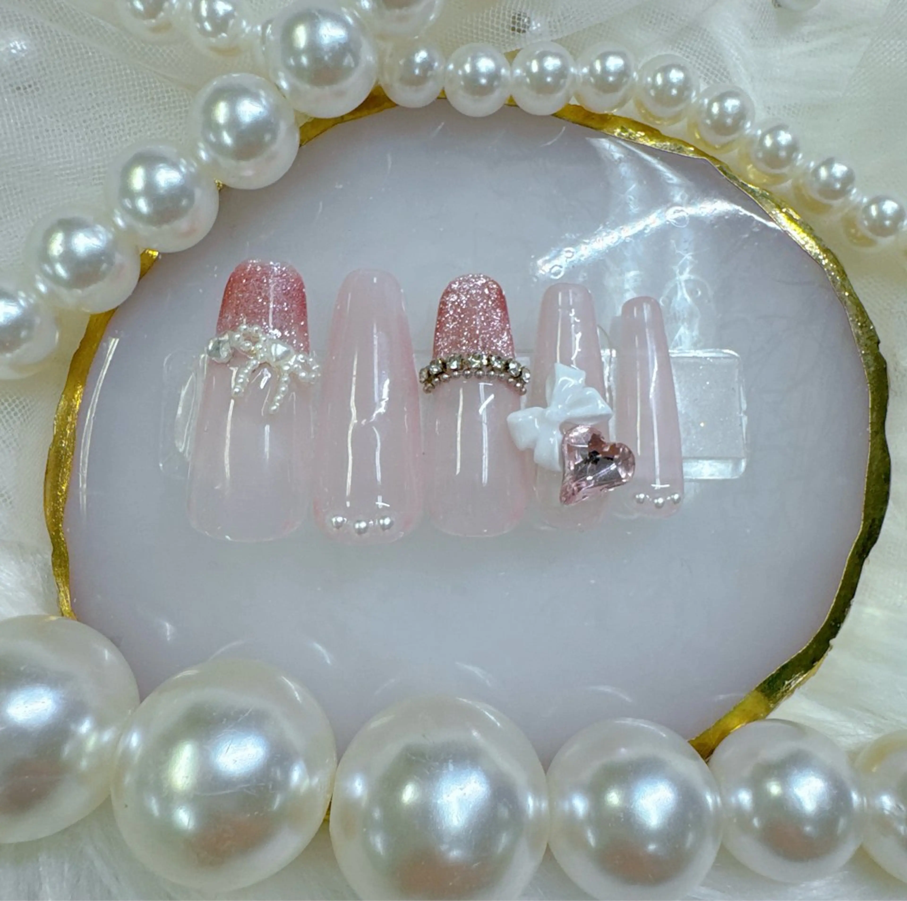 ネイル アートネイル べっ甲ネイル ボルドー チークネイル ドット クイーンズネイル銀座所属・Queeens nailのネイルデザイン