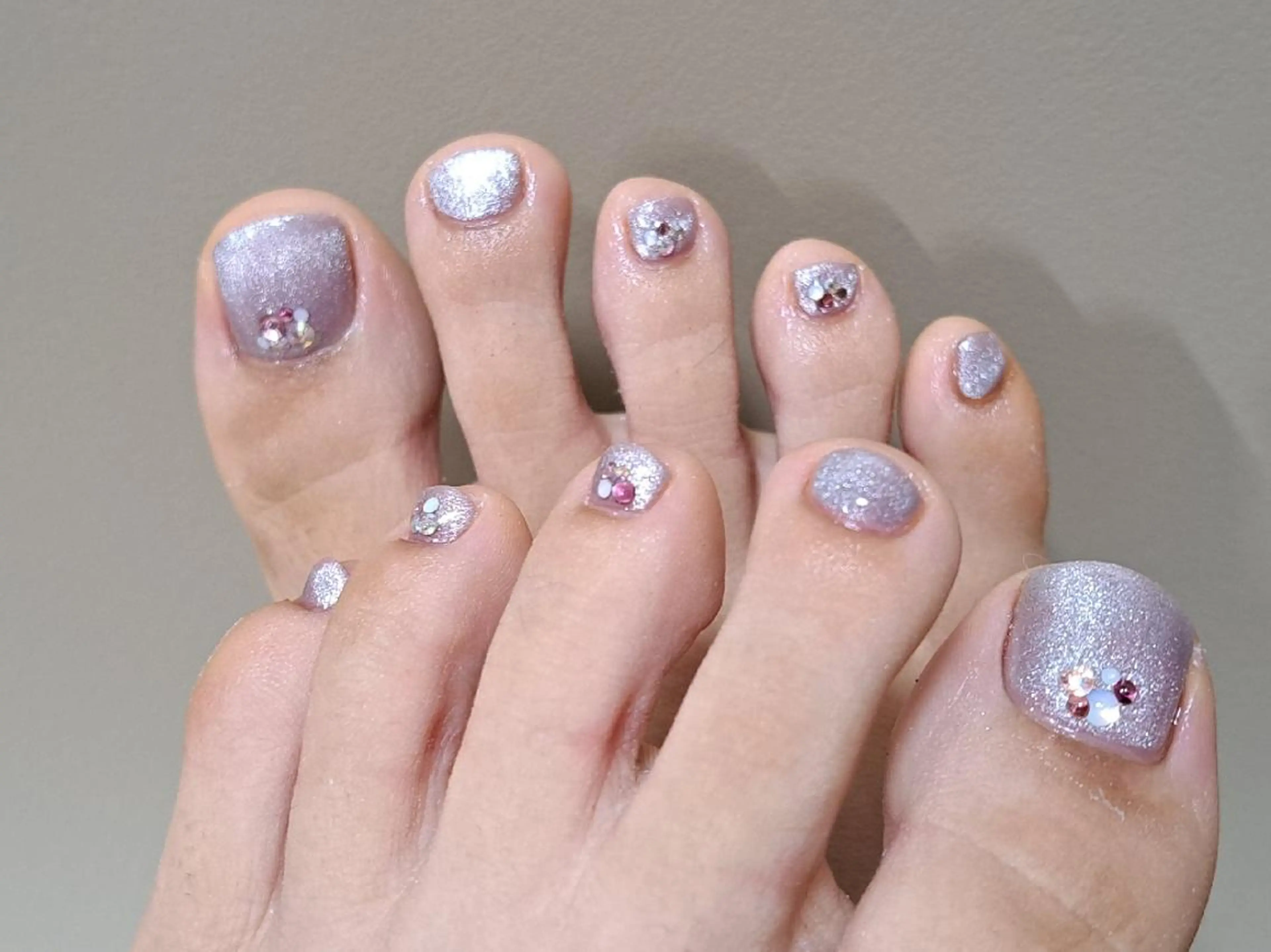 ネイル マグネットネイル ピンク シルバー Lupinus所属・Lupinus ルピナスのネイルデザイン