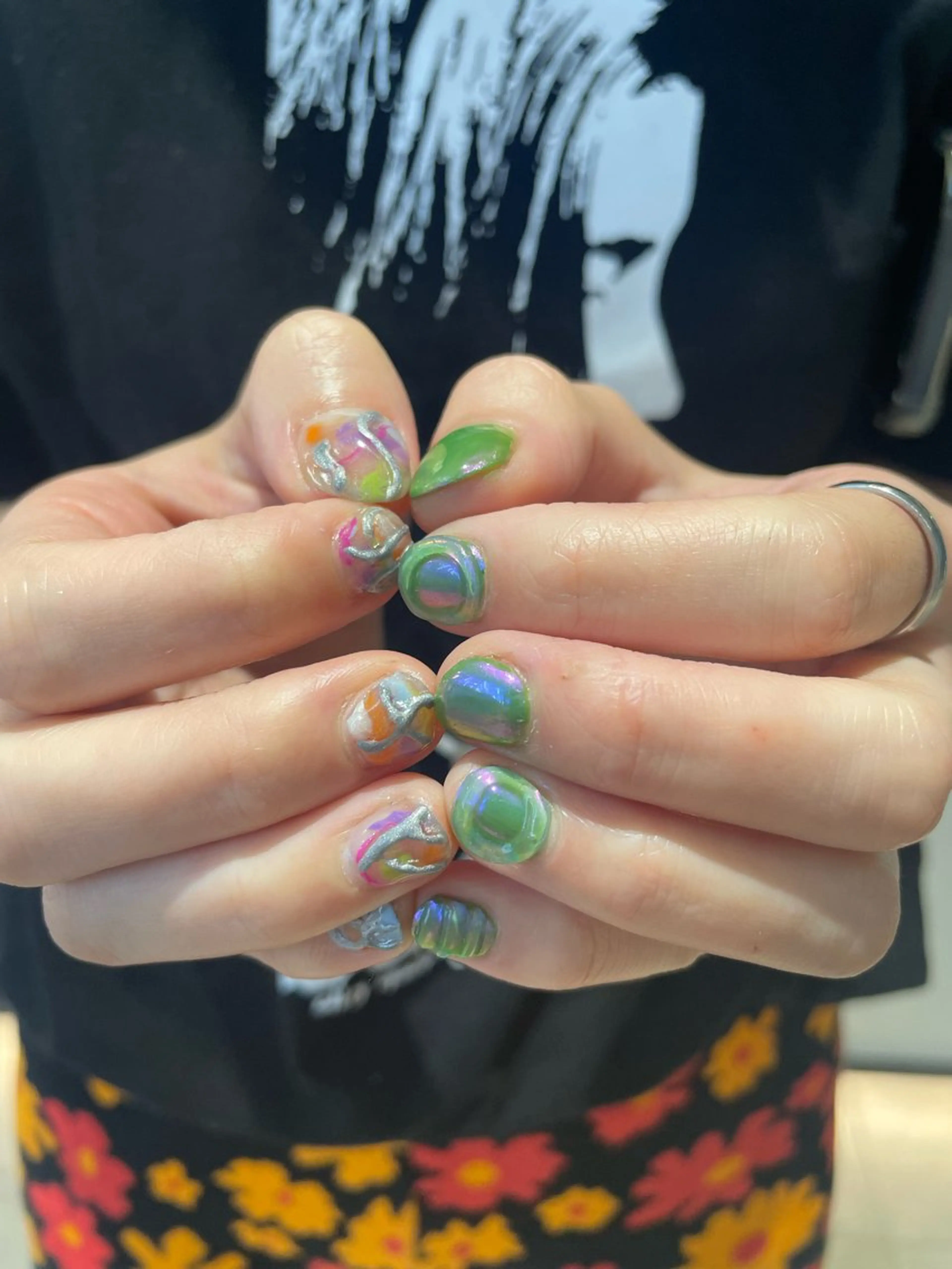 ネイル ハンドネイル 🌟暖色系ハイトーン 🌟AIのヘアスタイル