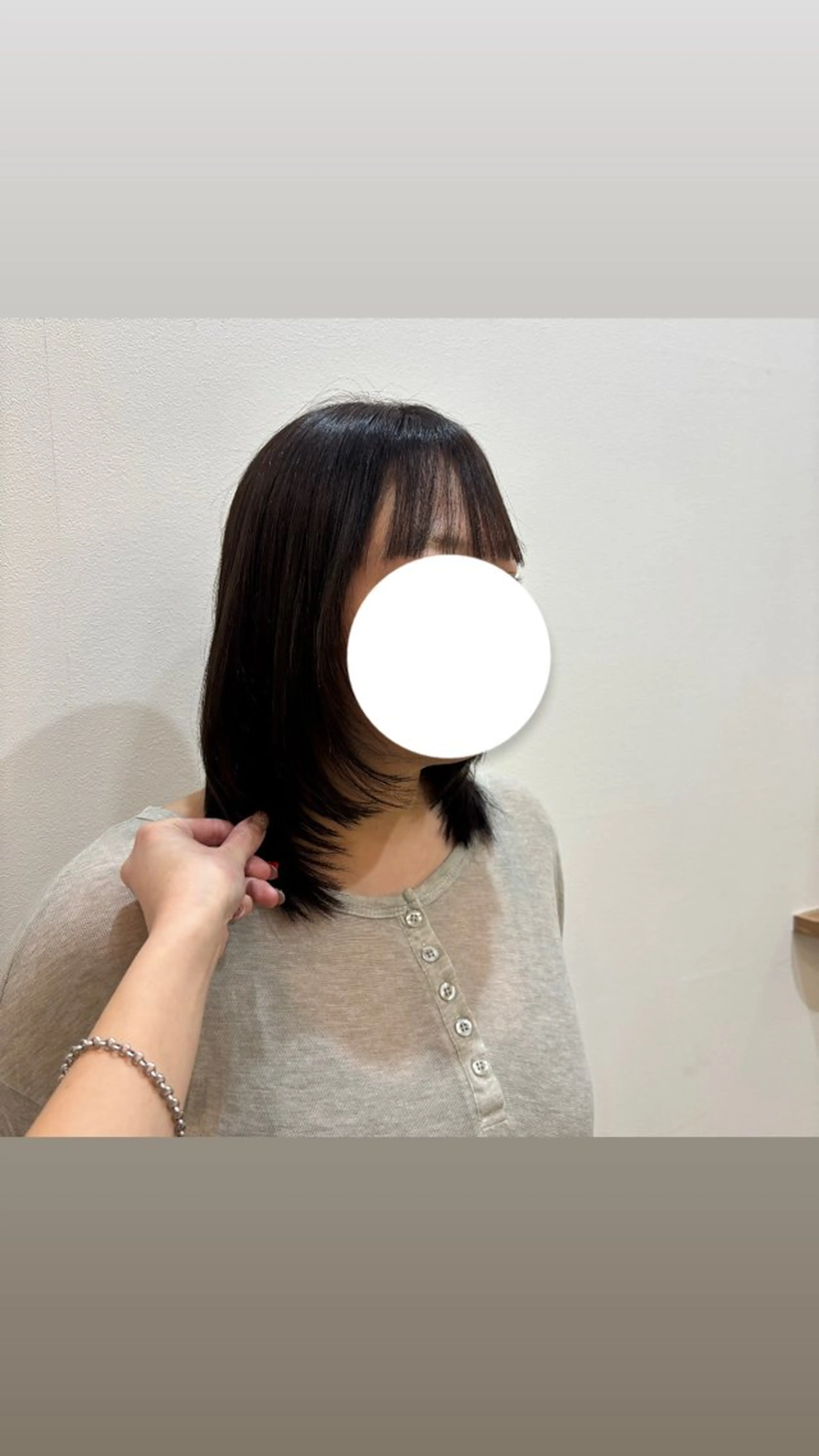 ミディアム カラー レイヤーカット 佐藤 優里のヘアスタイル