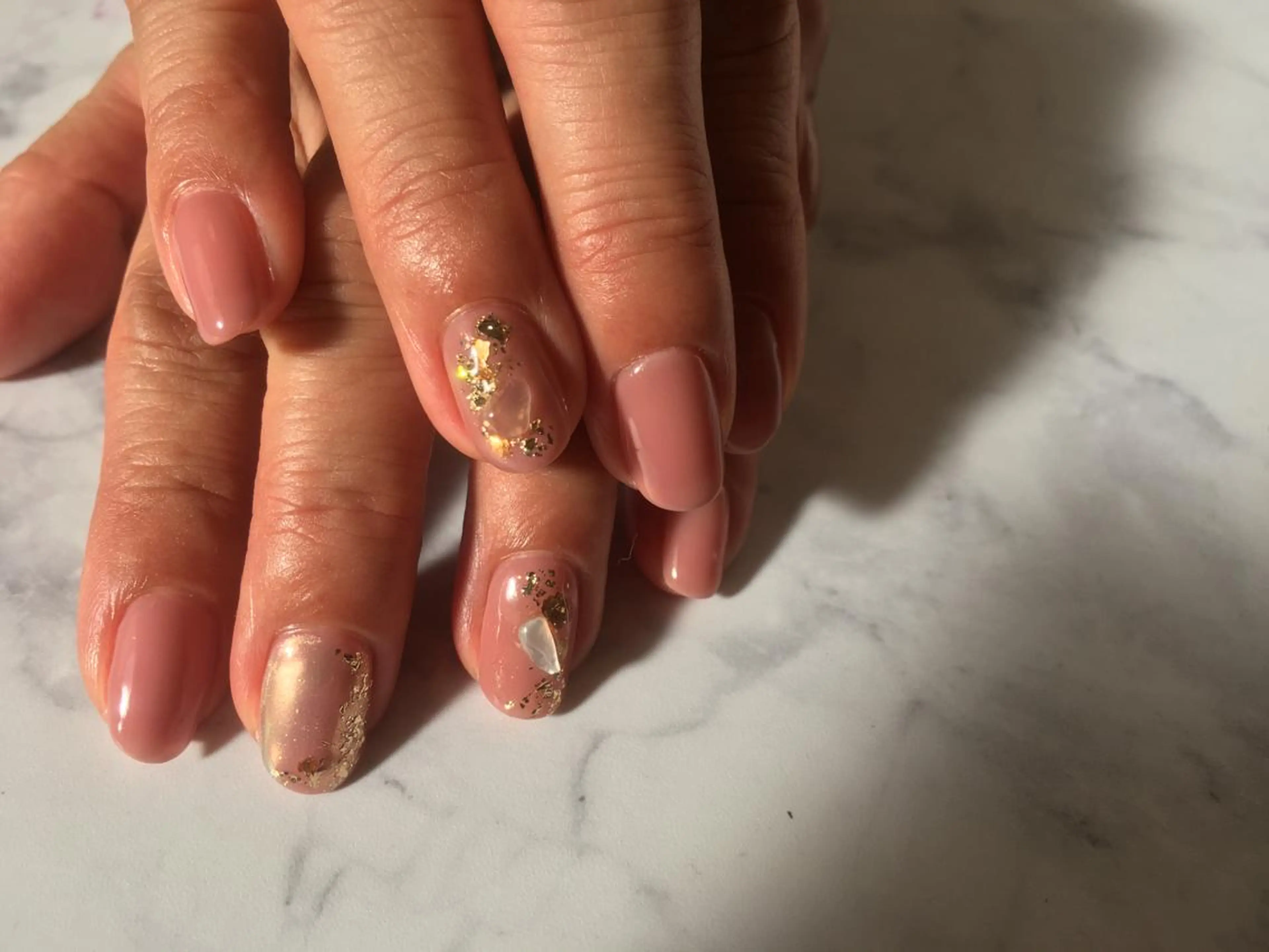 ミディアム ハンドネイル nouva nailsのネイルデザイン