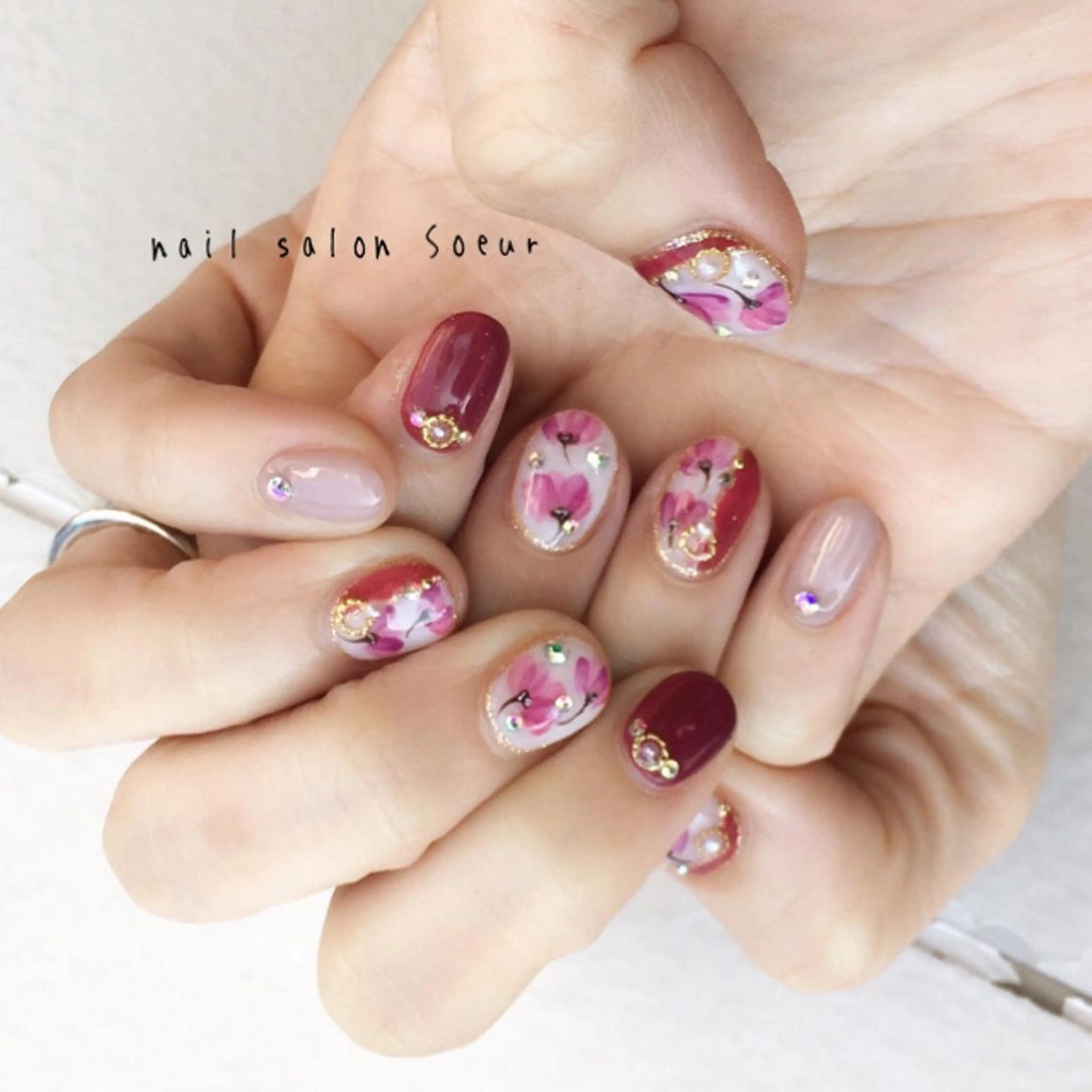 ネイル アートネイル ボルドー フラワーネイル ジェルネイル 持ち込み ハンドネイル nail salon Soeurのネイルデザイン