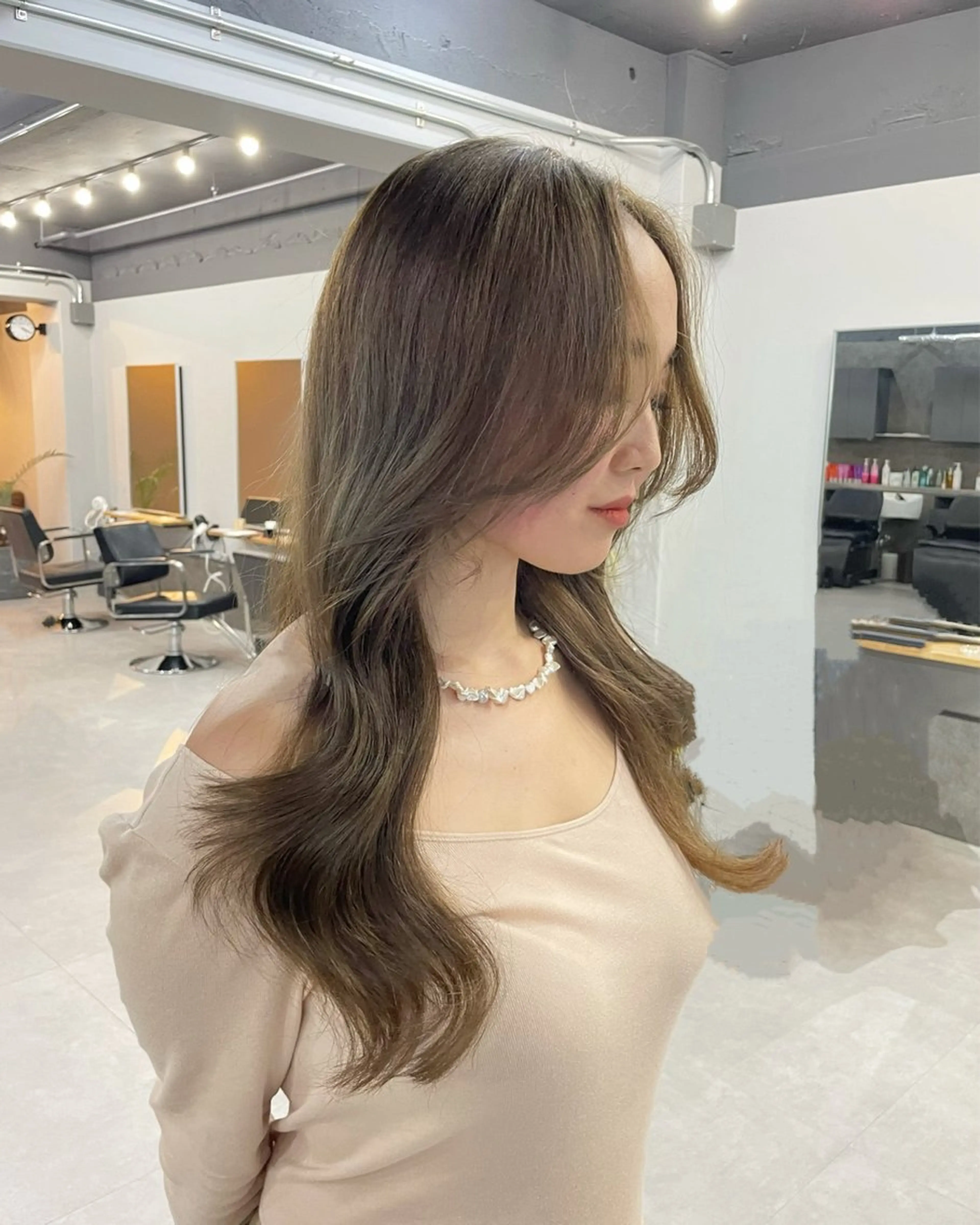 ロング カラー ヘアカラー ミルクティーベージュ ❤︎レイヤー　MIAのヘアスタイル